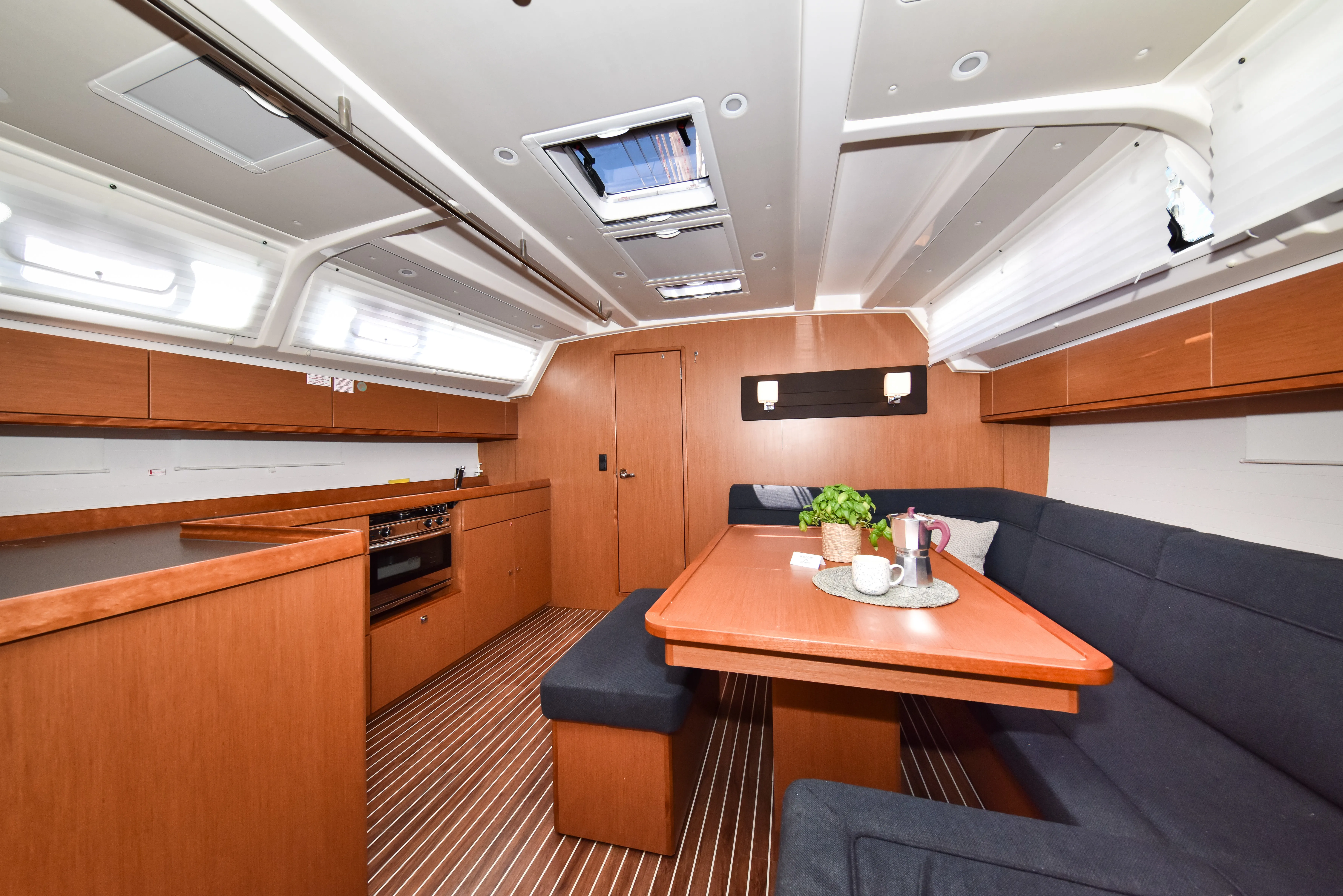 Bavaria Cruiser 46 Borgo Erizzo — фотография яхты 49