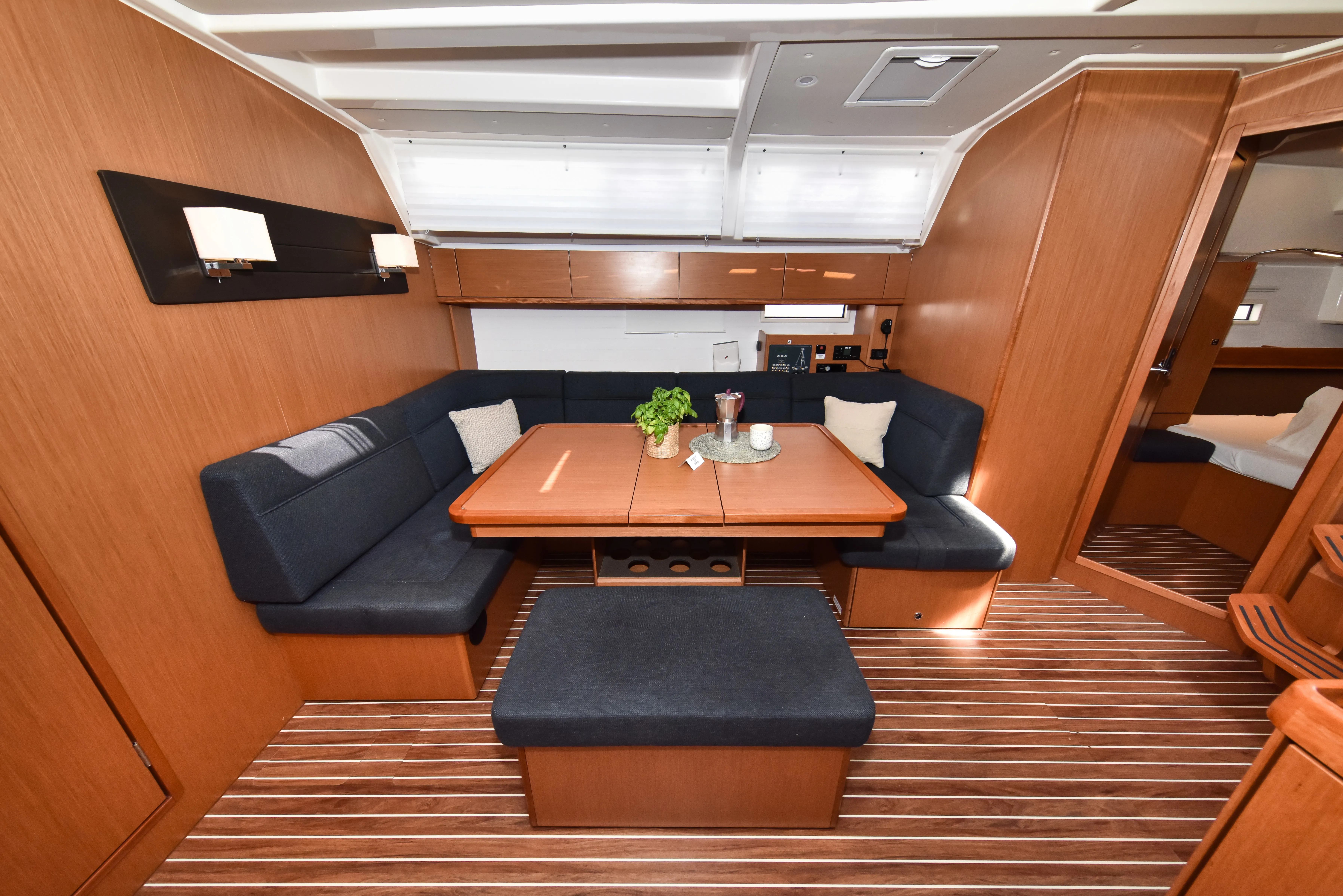Bavaria Cruiser 46 Borgo Erizzo — фотография яхты 24