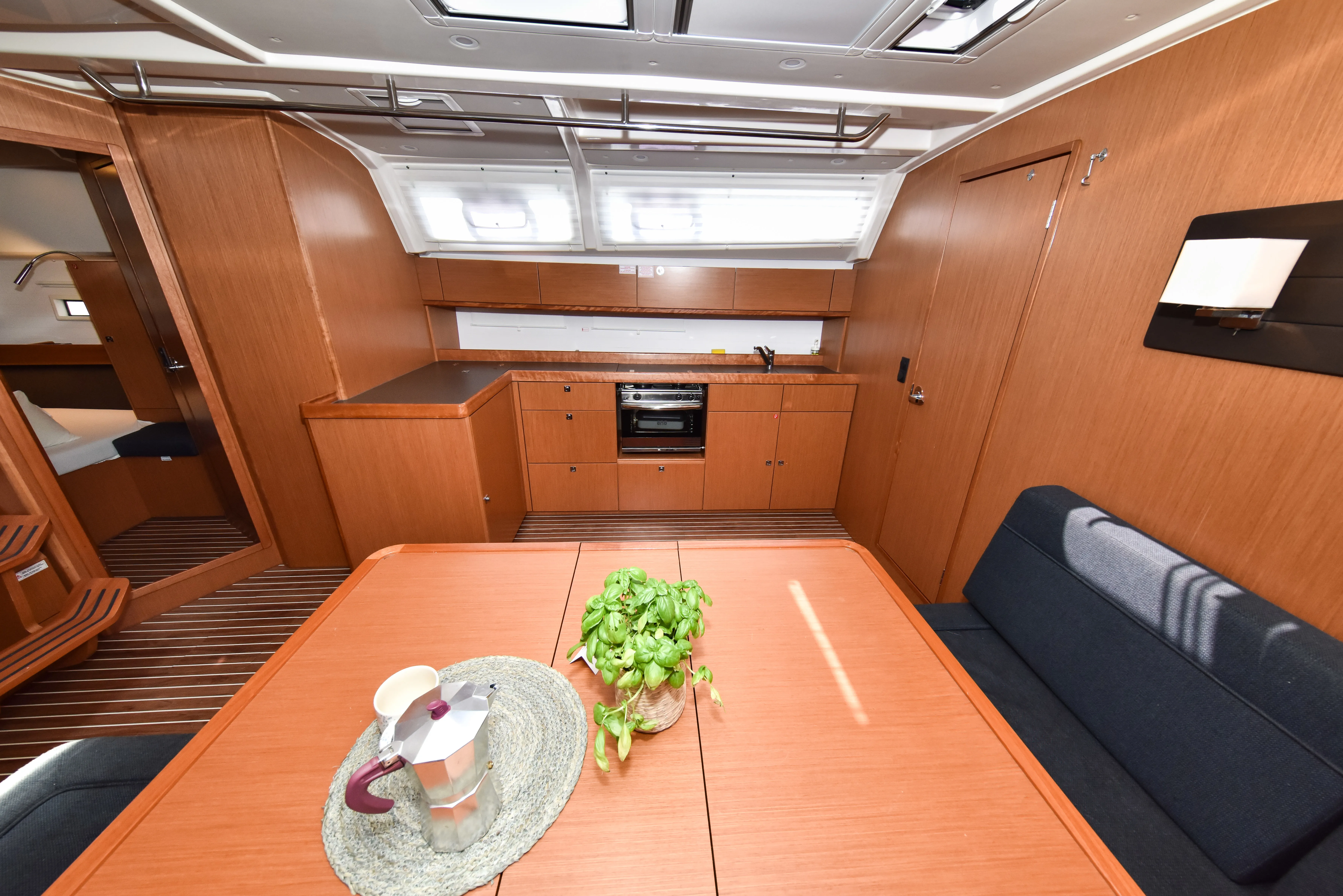 Bavaria Cruiser 46 Borgo Erizzo — фотография яхты 30