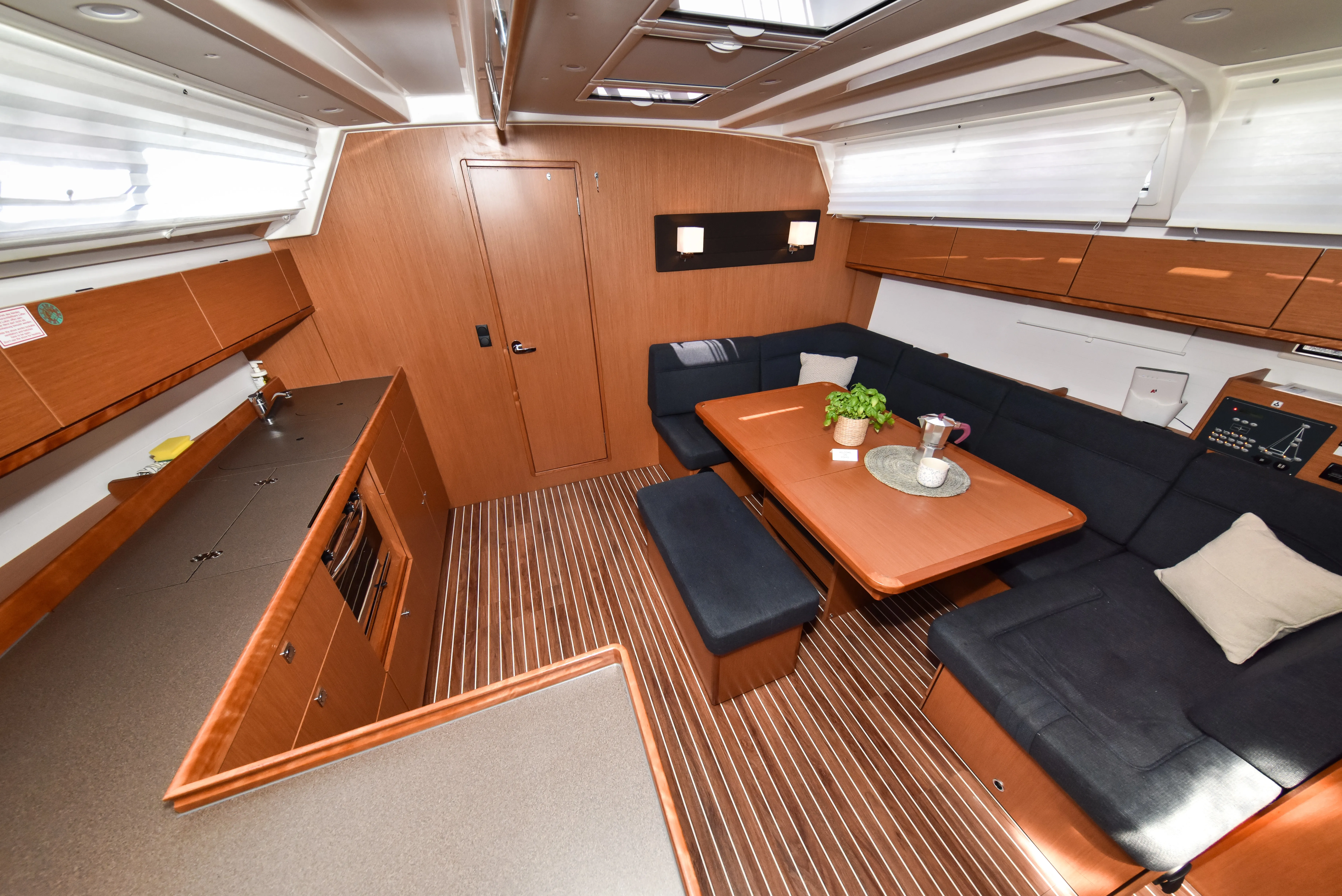 Bavaria Cruiser 46 Borgo Erizzo — фотография яхты 33
