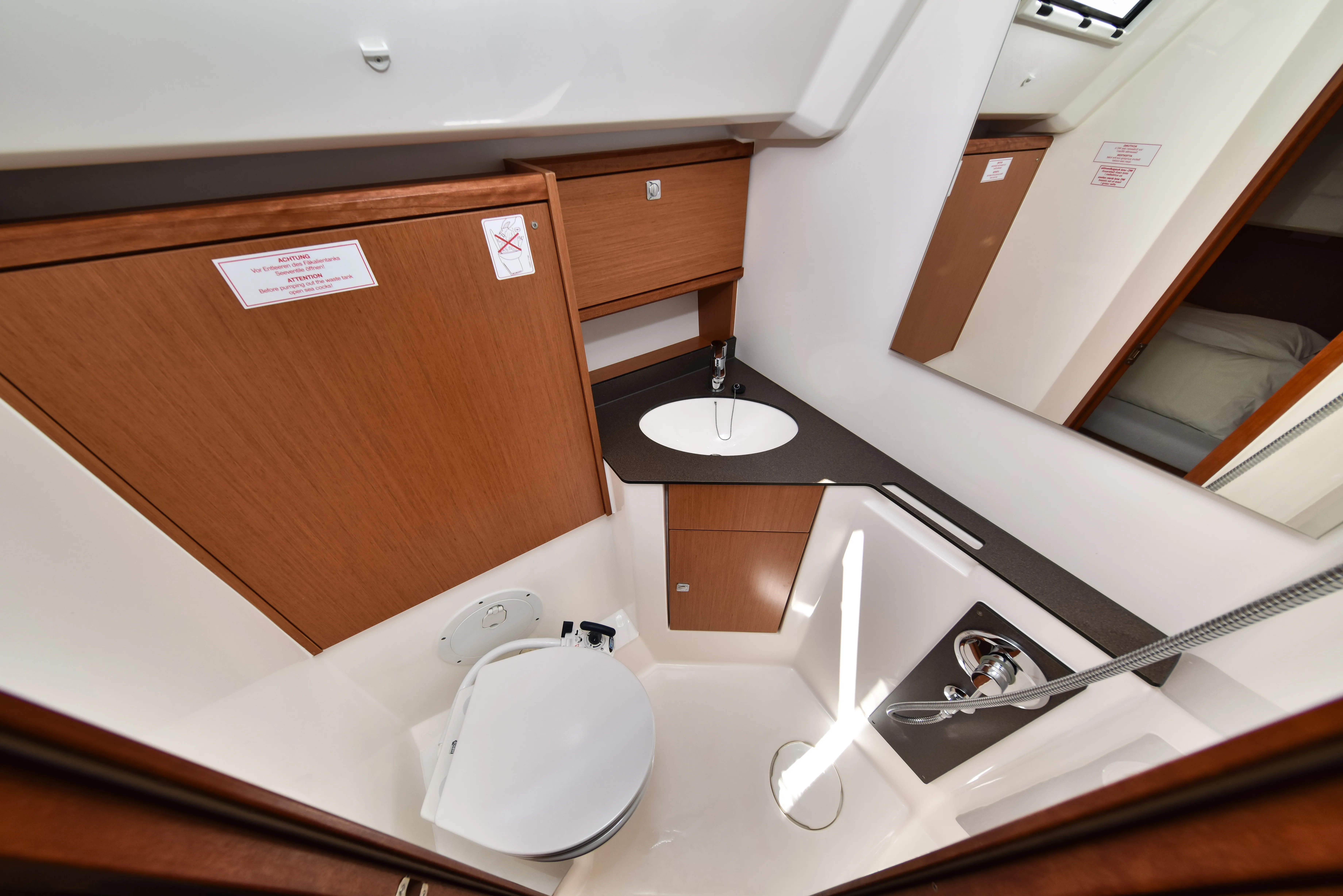 Bavaria Cruiser 46 Borgo Erizzo — фотография яхты 56