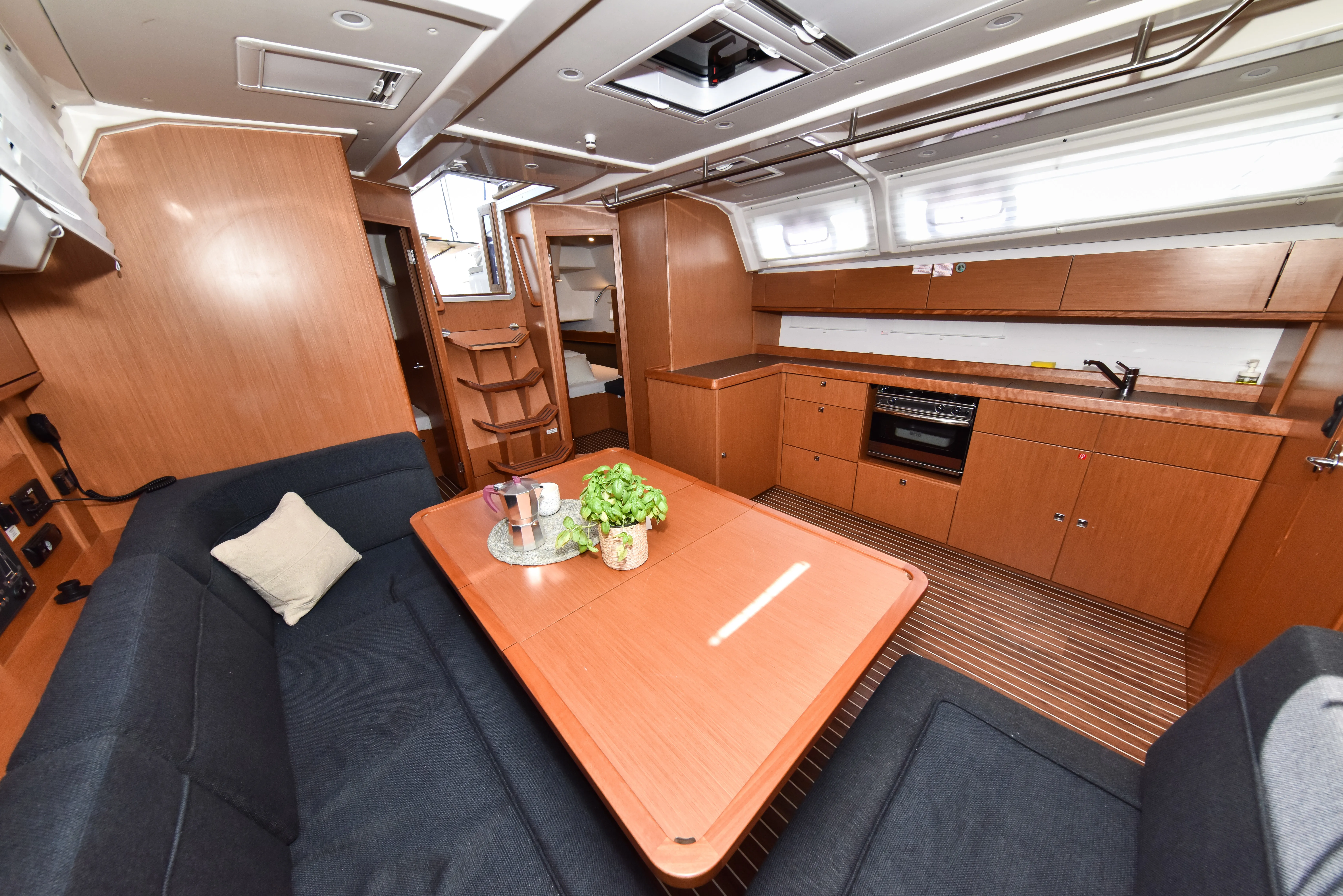 Bavaria Cruiser 46 Borgo Erizzo — фотография яхты 48