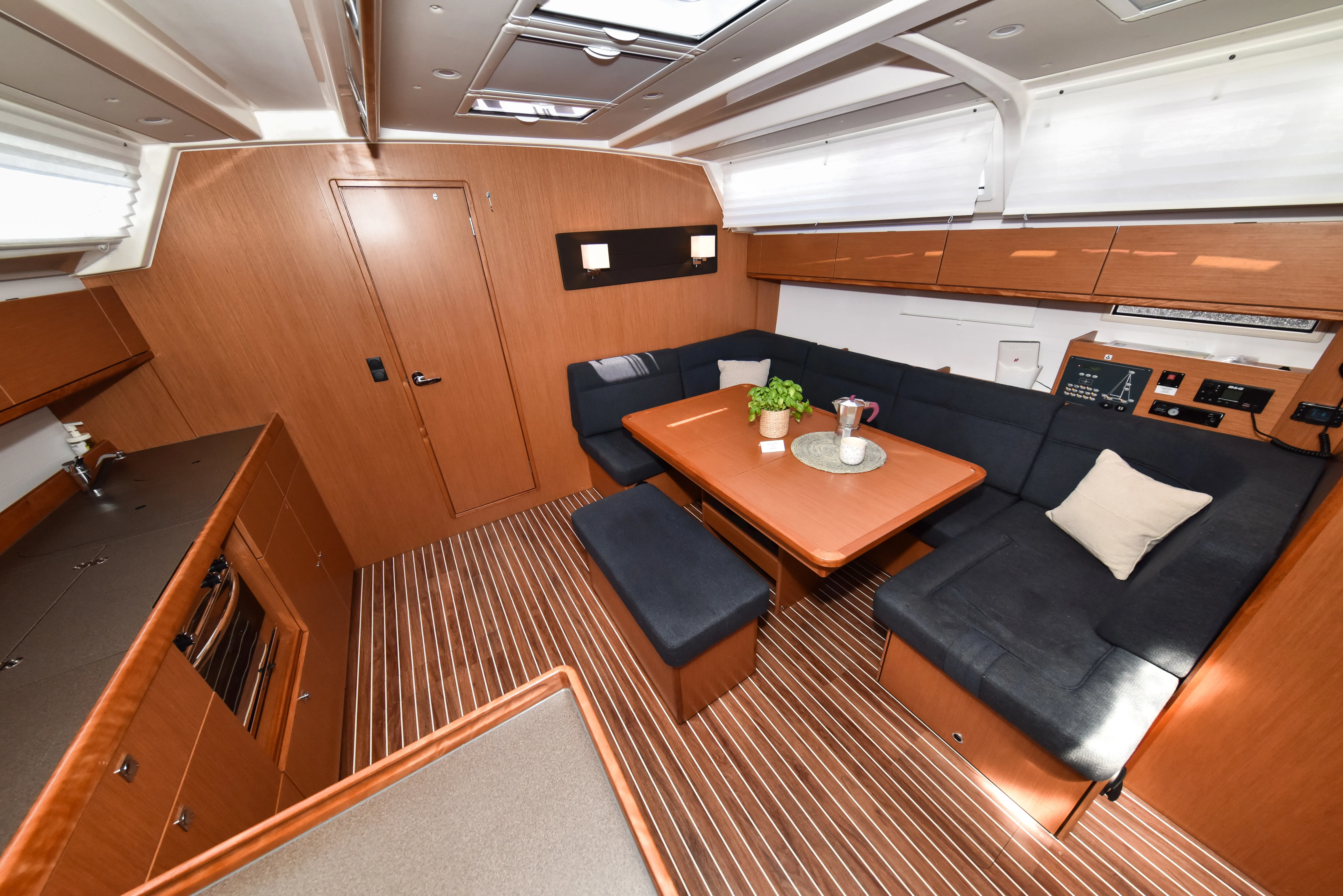 Bavaria Cruiser 46 Borgo Erizzo — фотография яхты 9