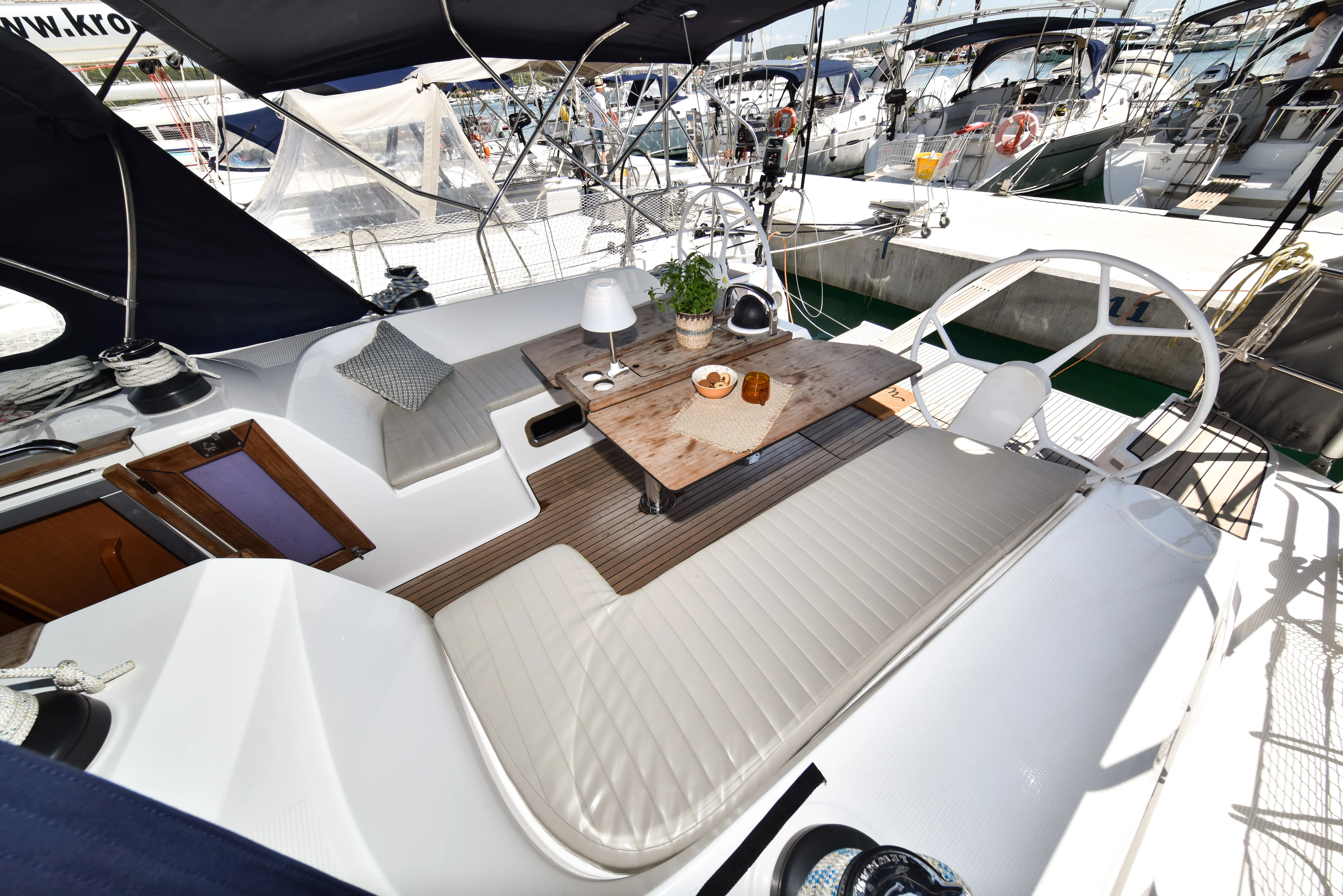Bavaria Cruiser 46 Borgo Erizzo — фотография яхты 12