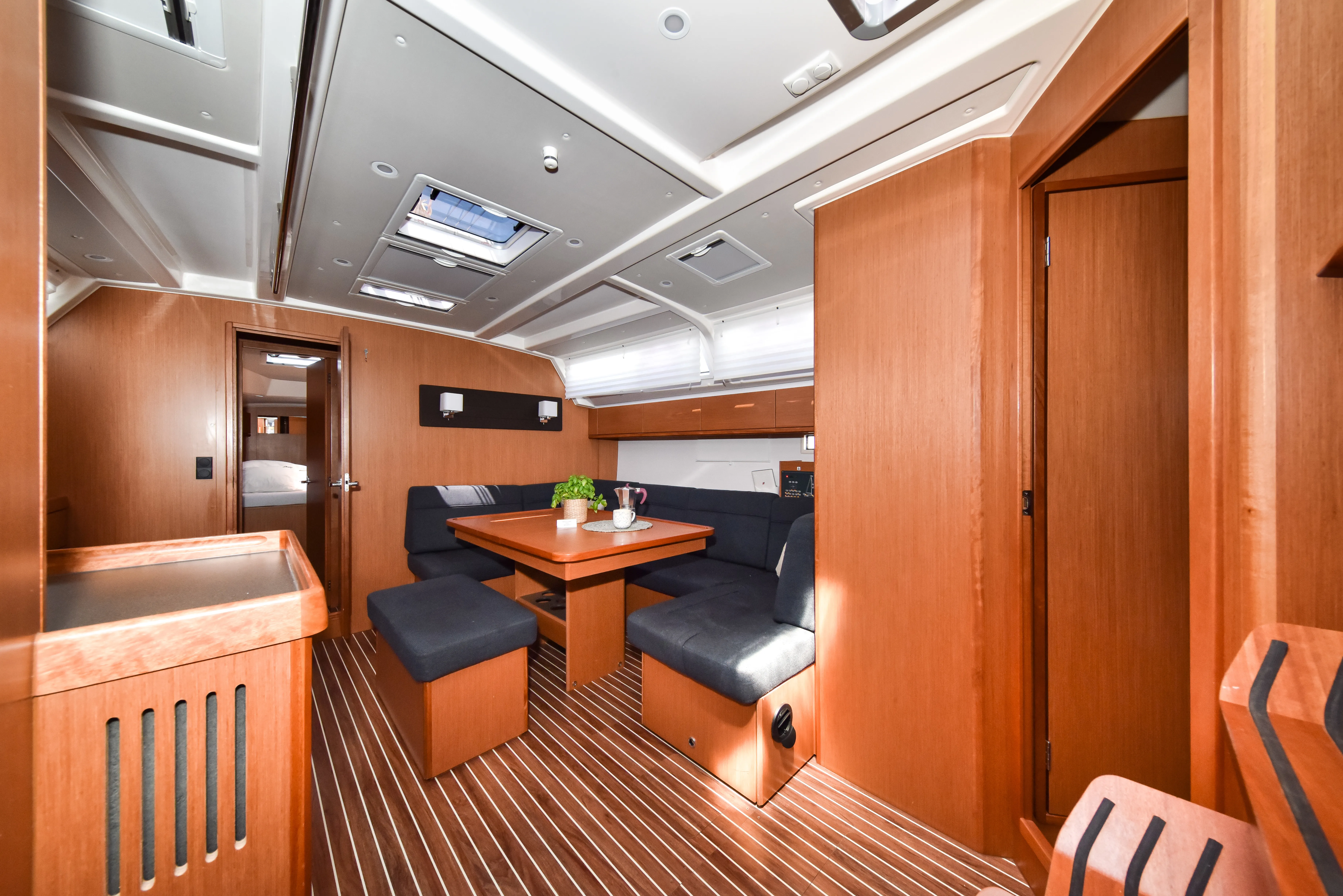 Bavaria Cruiser 46 Borgo Erizzo — фотография яхты 4