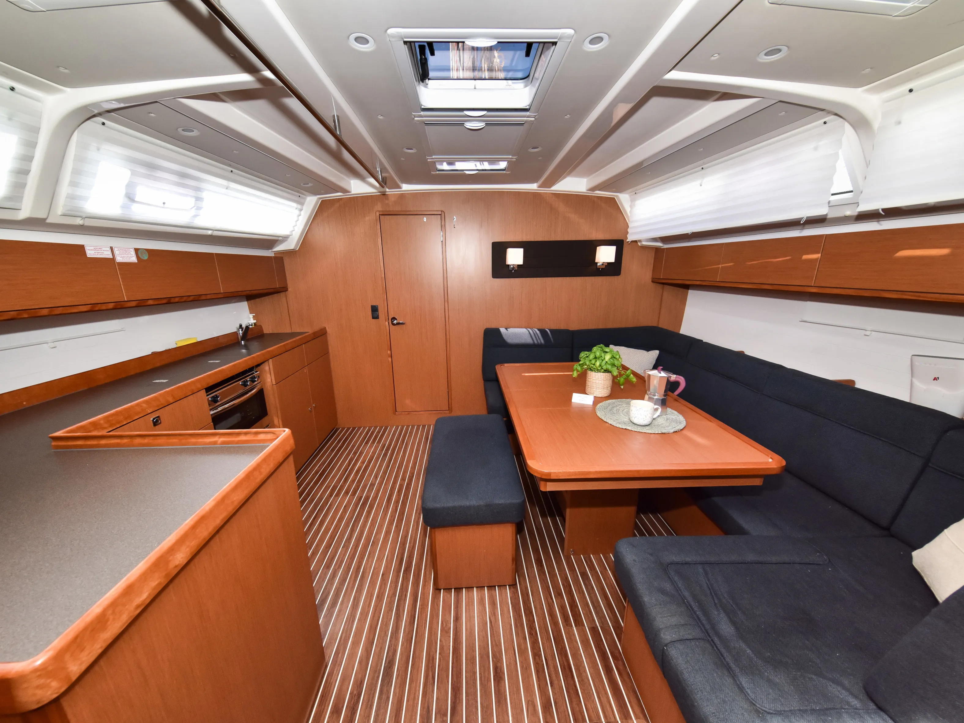 Bavaria Cruiser 46 Borgo Erizzo — фотография яхты 32