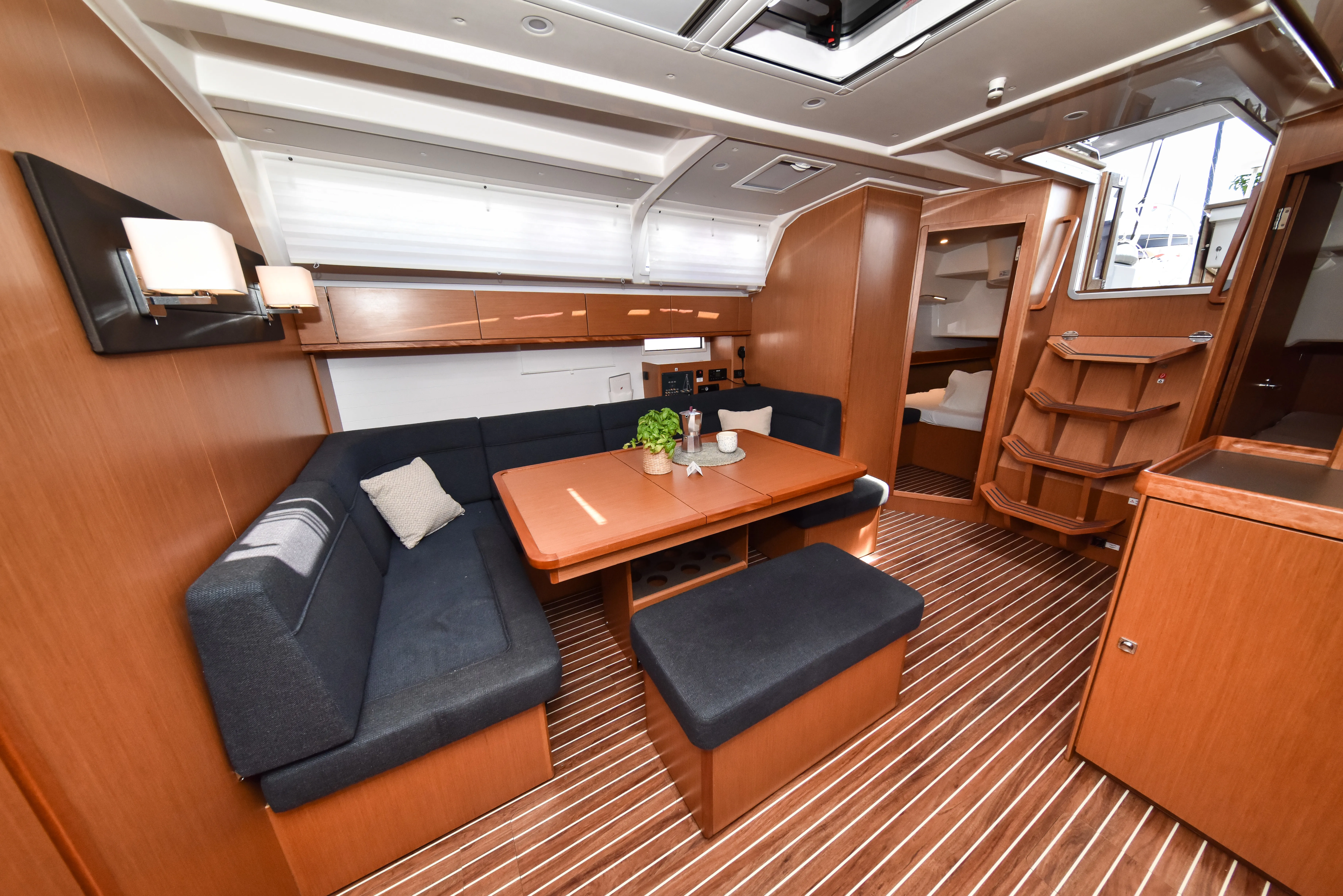 Bavaria Cruiser 46 Borgo Erizzo — фотография яхты 50