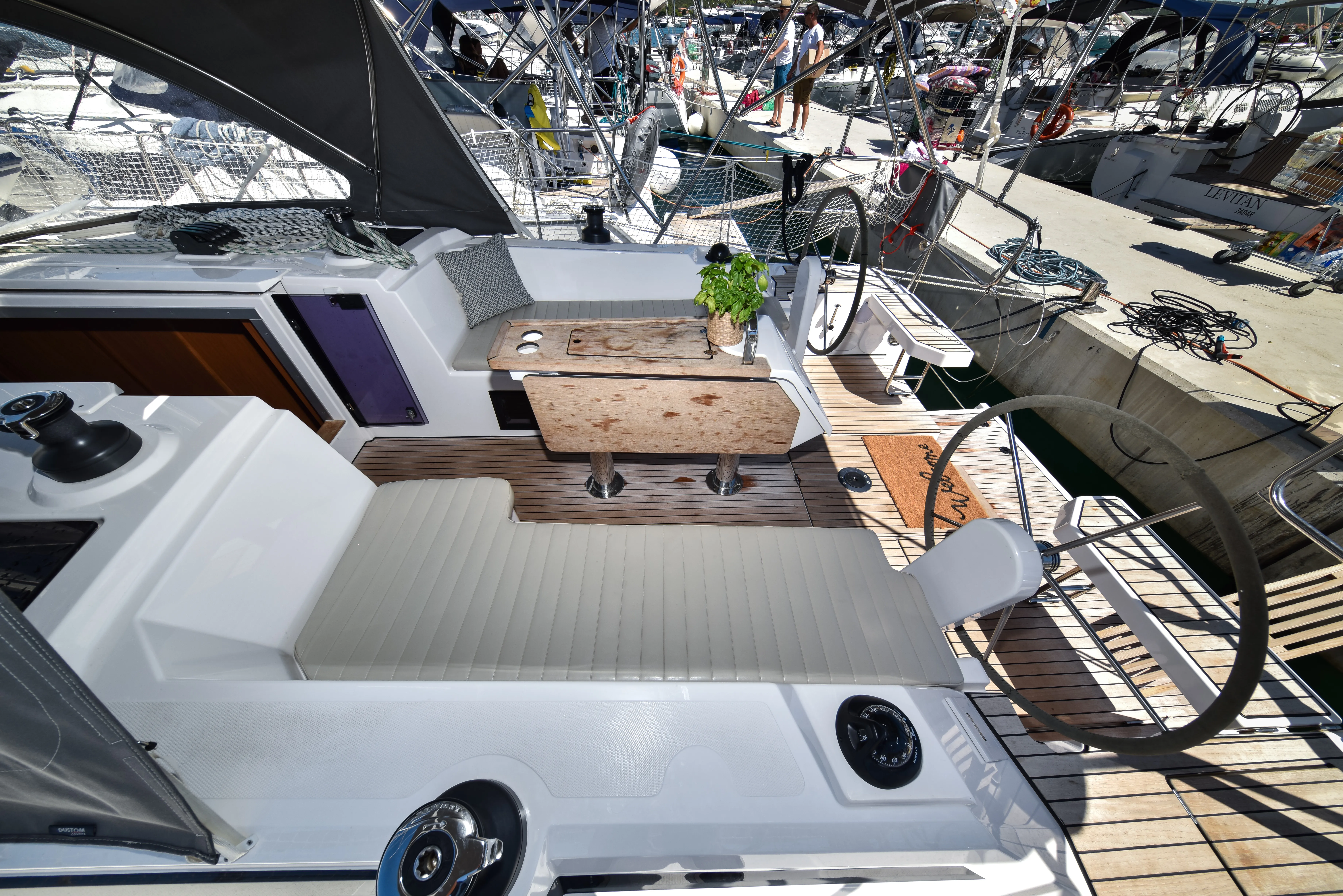 Bavaria C38 Seka VI — jahtikuva 2