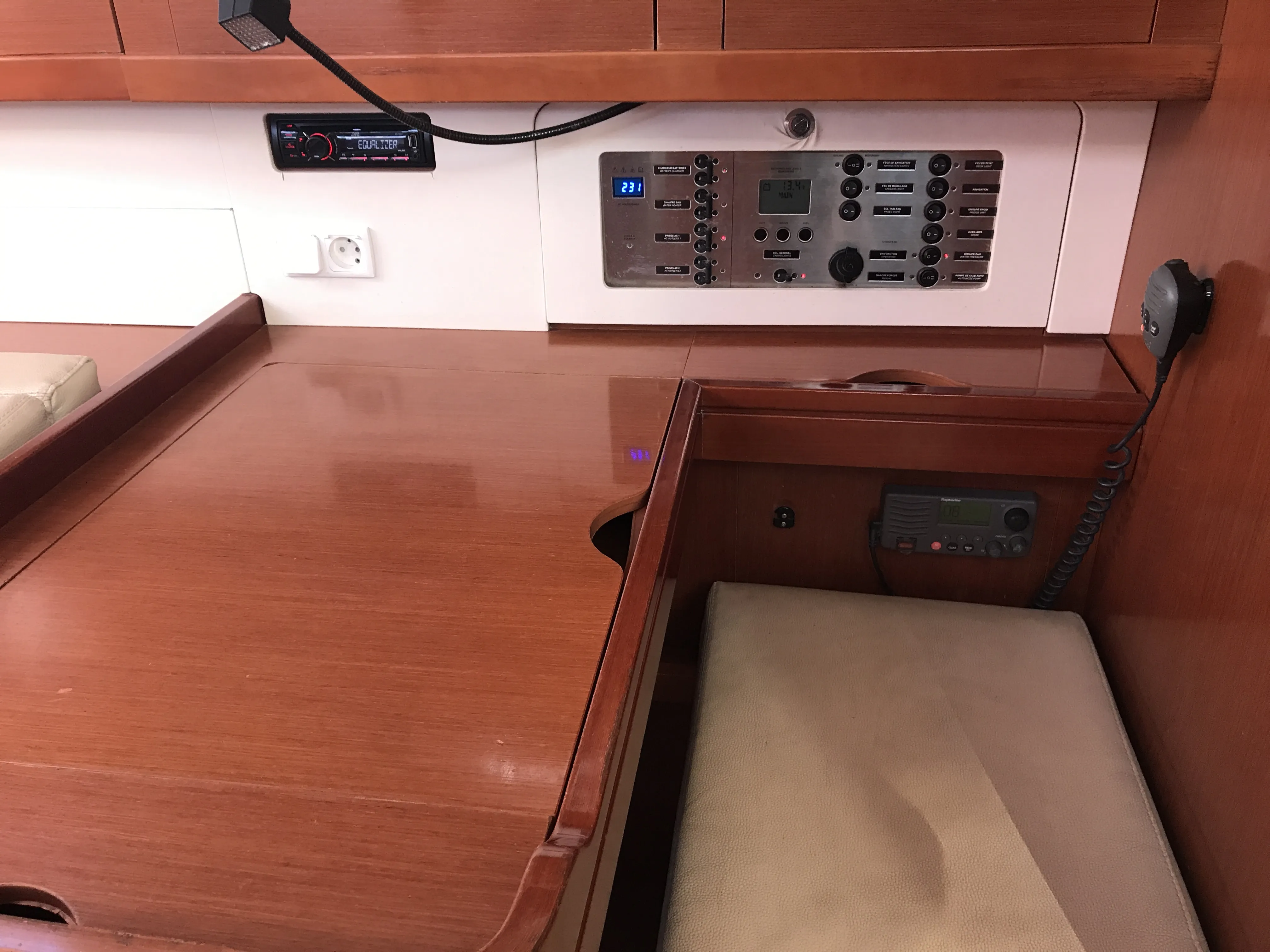 Oceanis 50 Family Spica — jahtikuva 6
