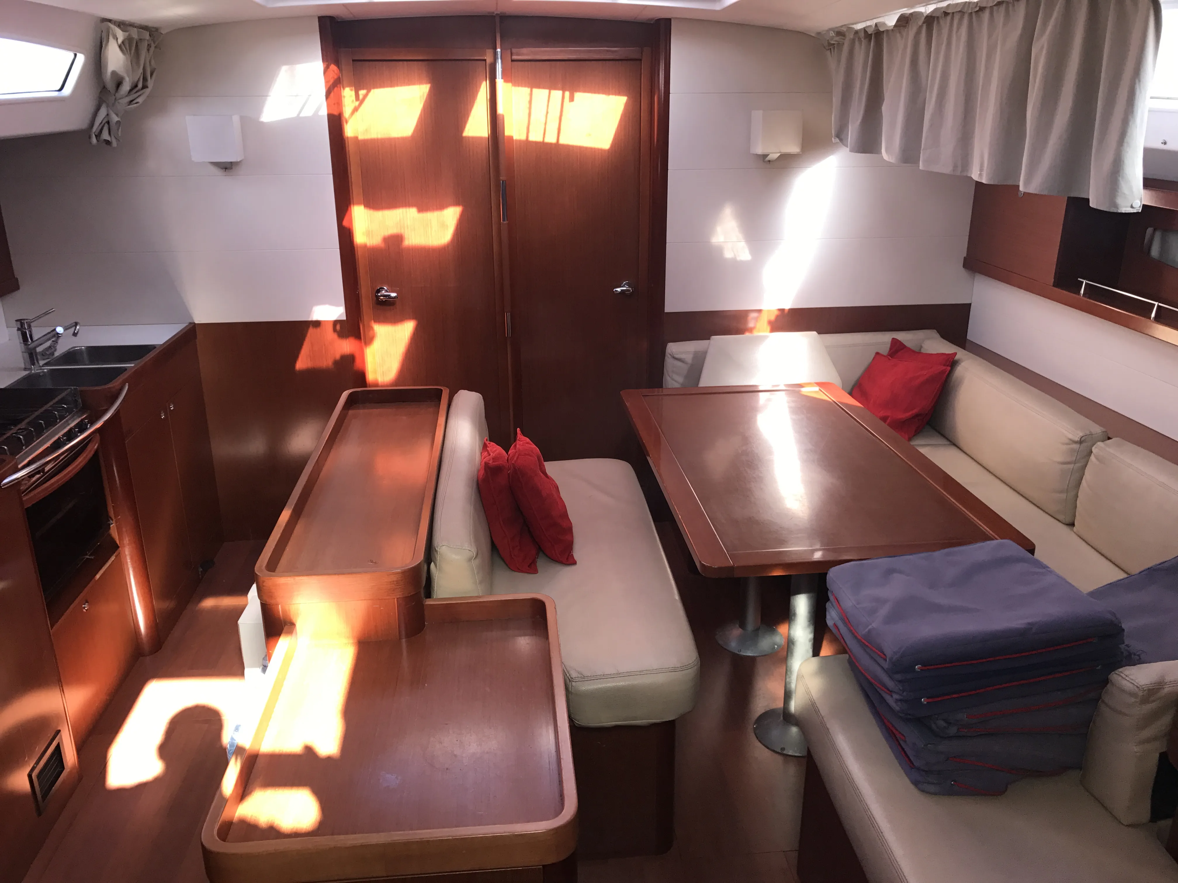 Oceanis 50 Family Spica — jahtikuva 7