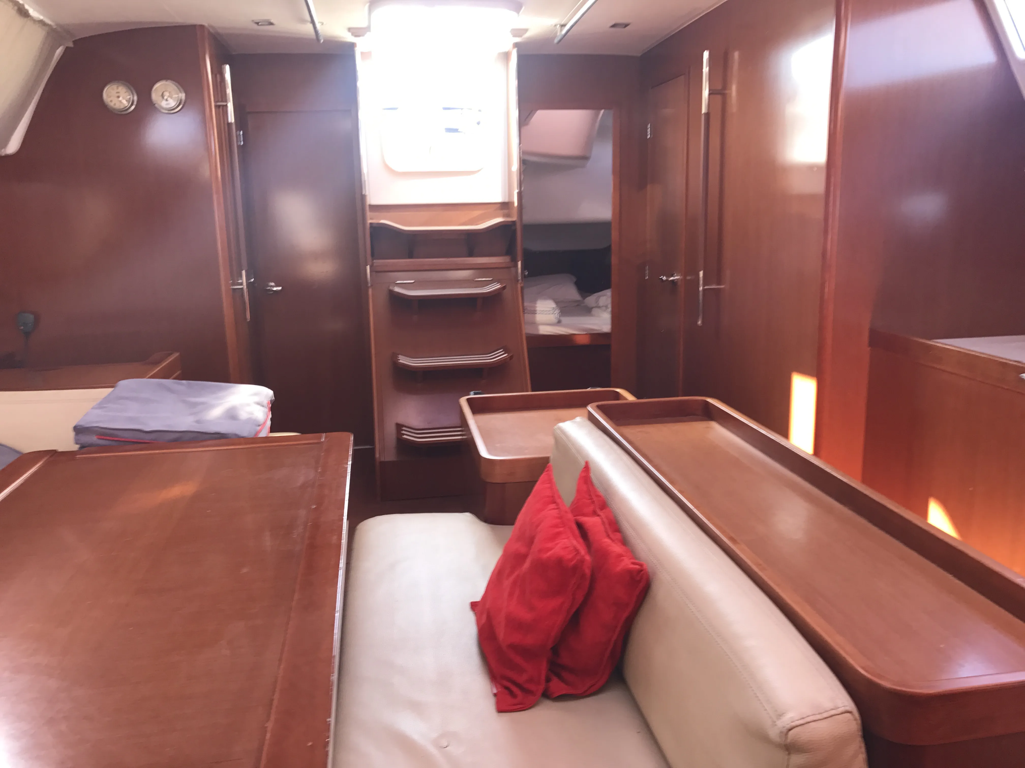 Oceanis 50 Family Spica — jahtikuva 2