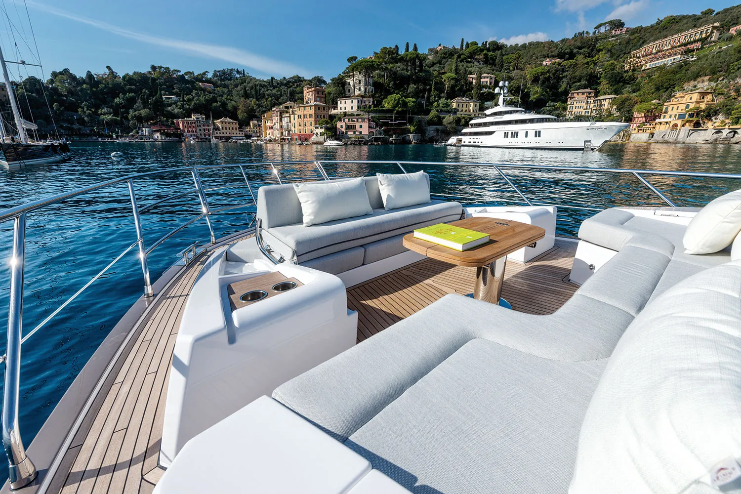 Azimut 60 ALUMINIA — yacht photo 2