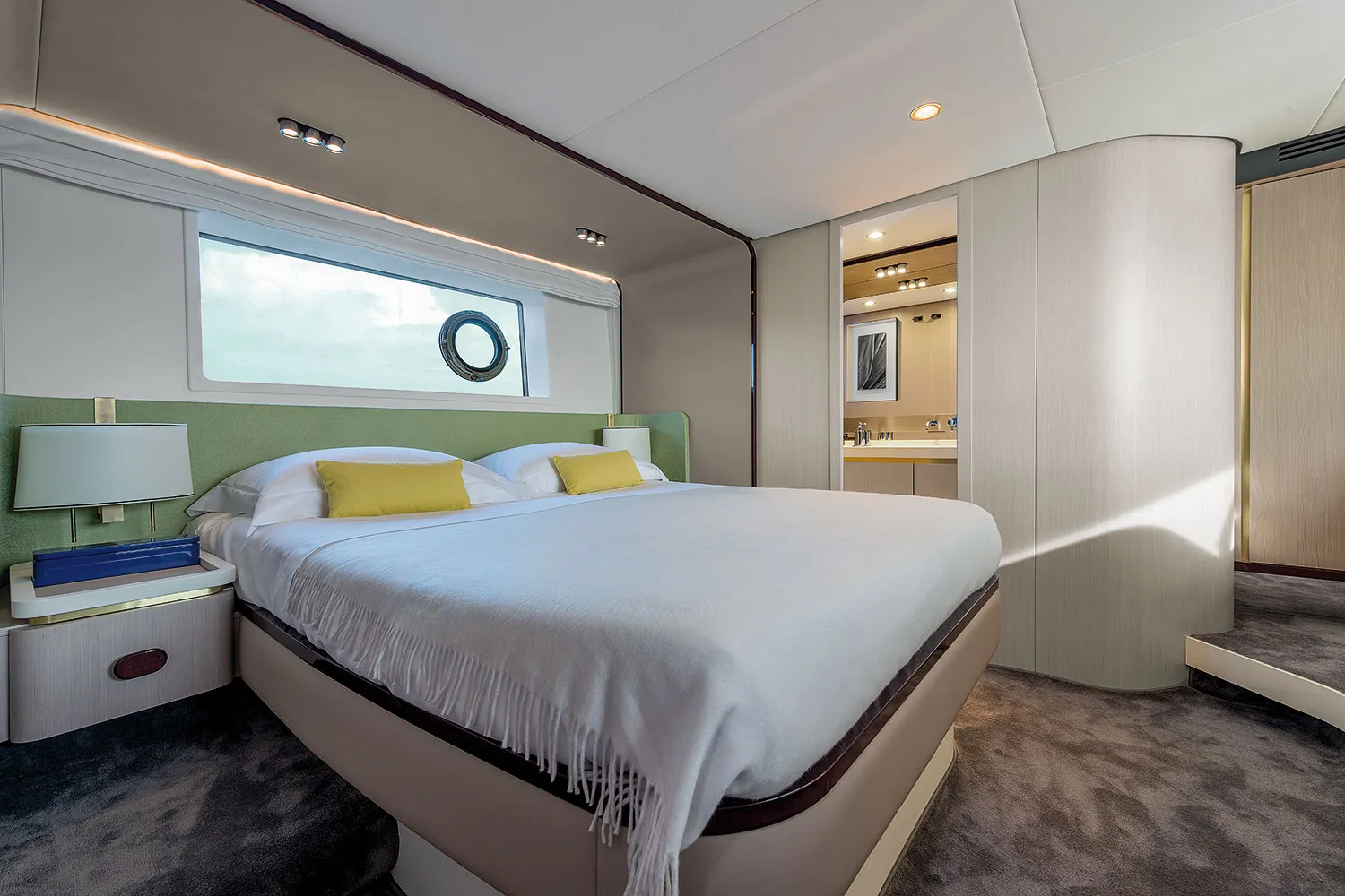 Azimut 60 ALUMINIA — yacht photo 18