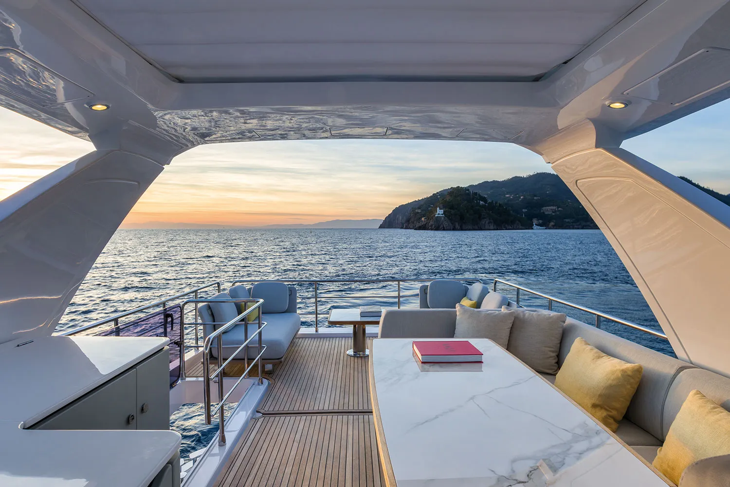 Azimut 60 ALUMINIA — yacht photo 14