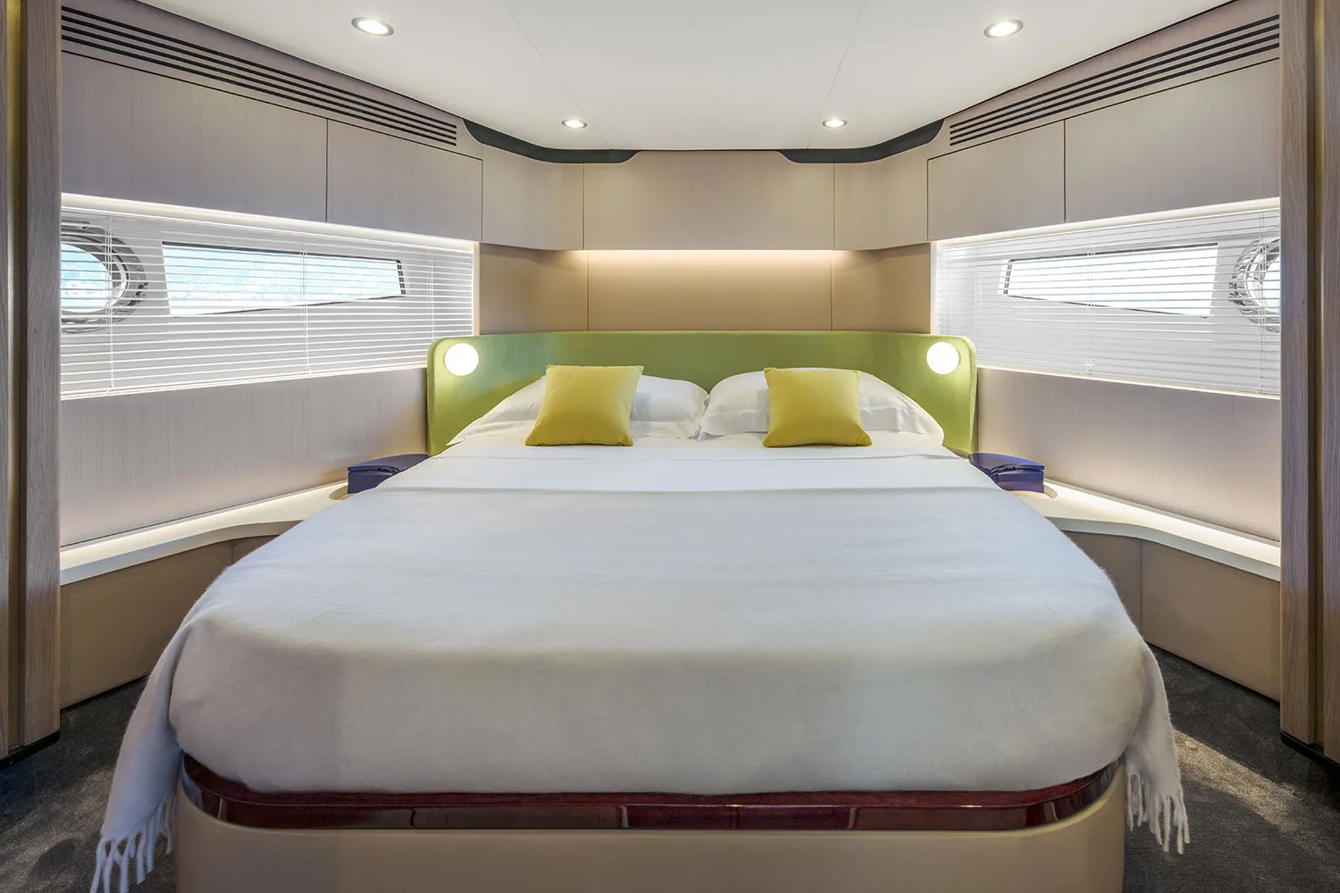 Azimut 60 ALUMINIA — yacht photo 3
