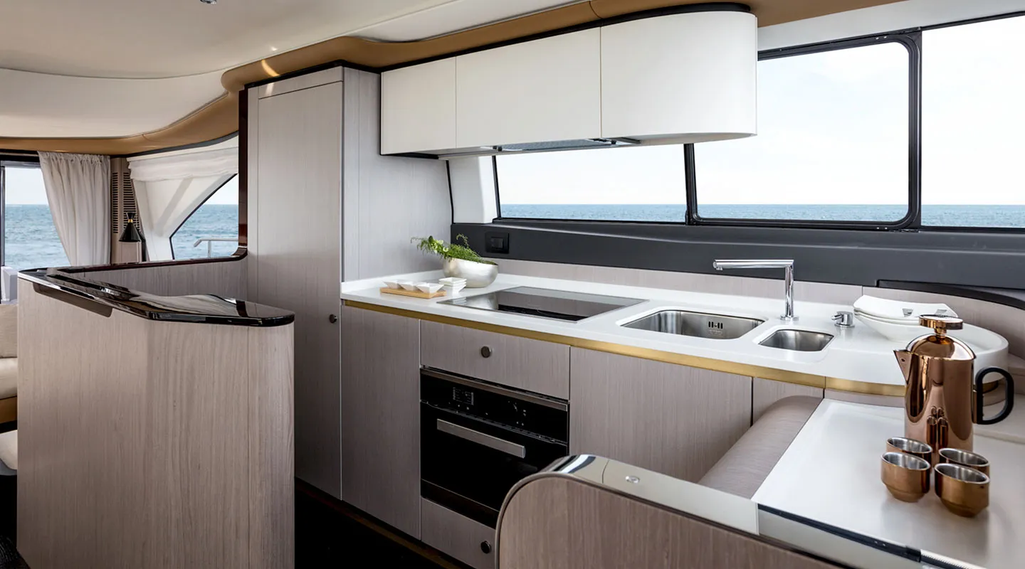 Azimut 60 ALUMINIA — yacht photo 13