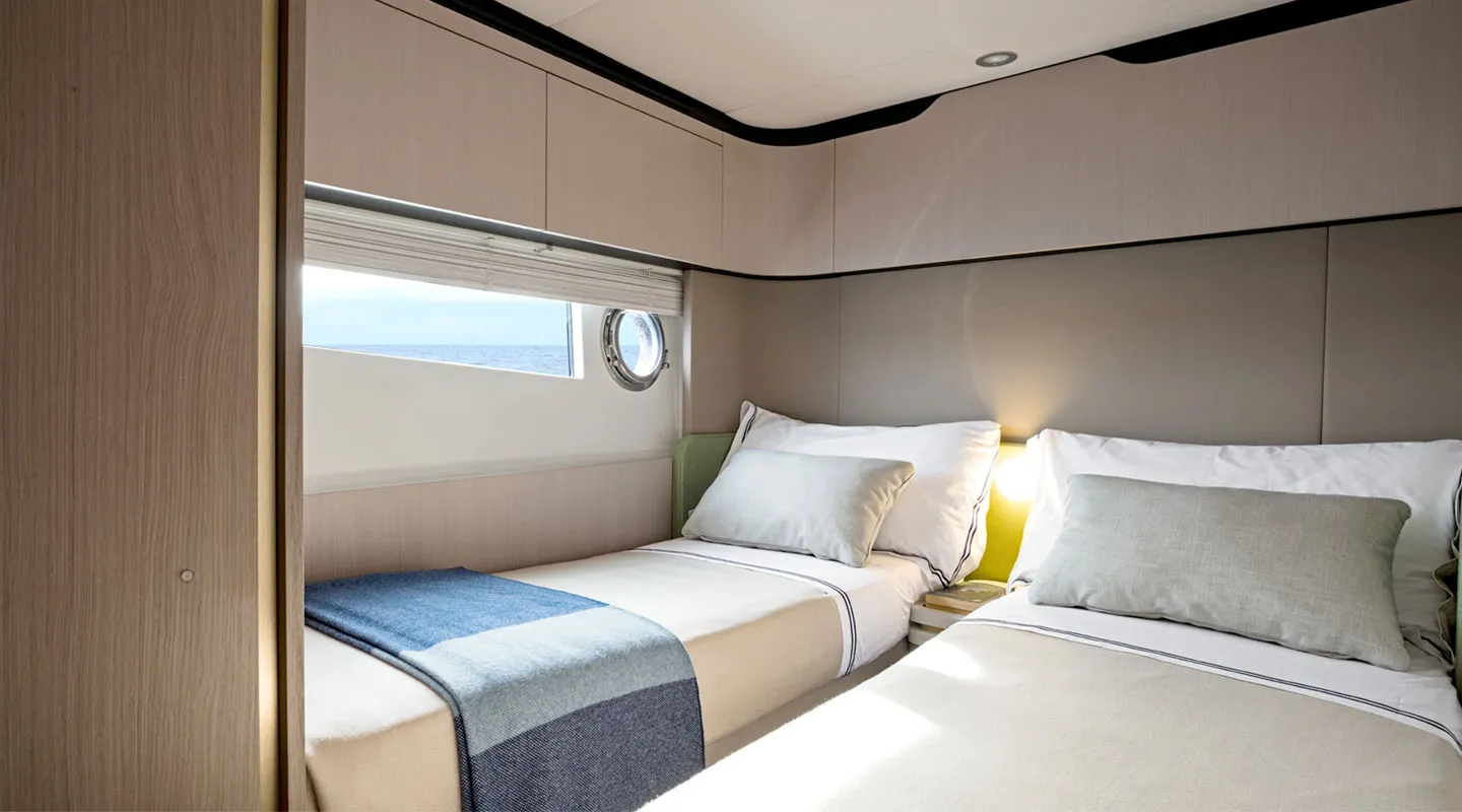 Azimut 60 ALUMINIA — yacht photo 6
