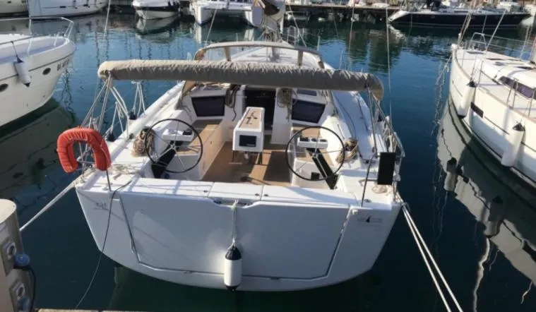 Dufour 430 Tahiri — jahtikuva 2