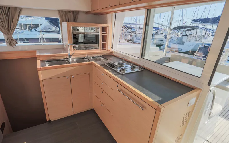 Lagoon 400 Mare Quiero — jahtikuva 8