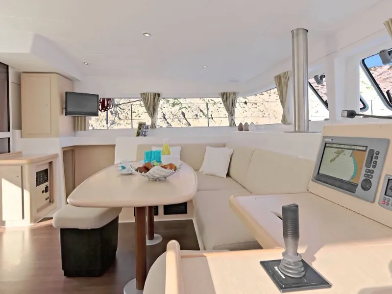 Lagoon 400 Mare Quiero — jahtikuva 4