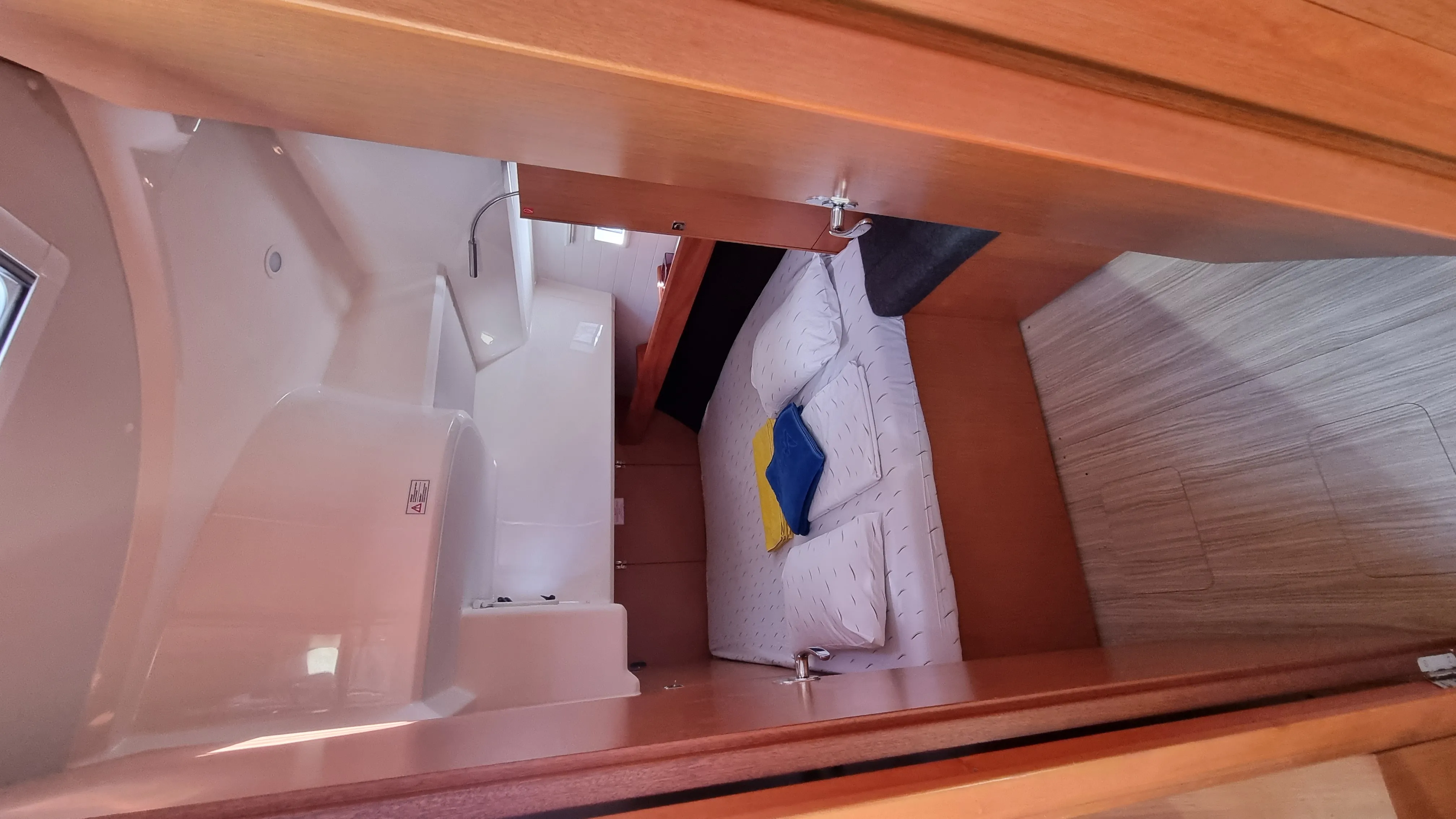 Bavaria Cruiser 46 Spring Dolphin — фотография яхты 9