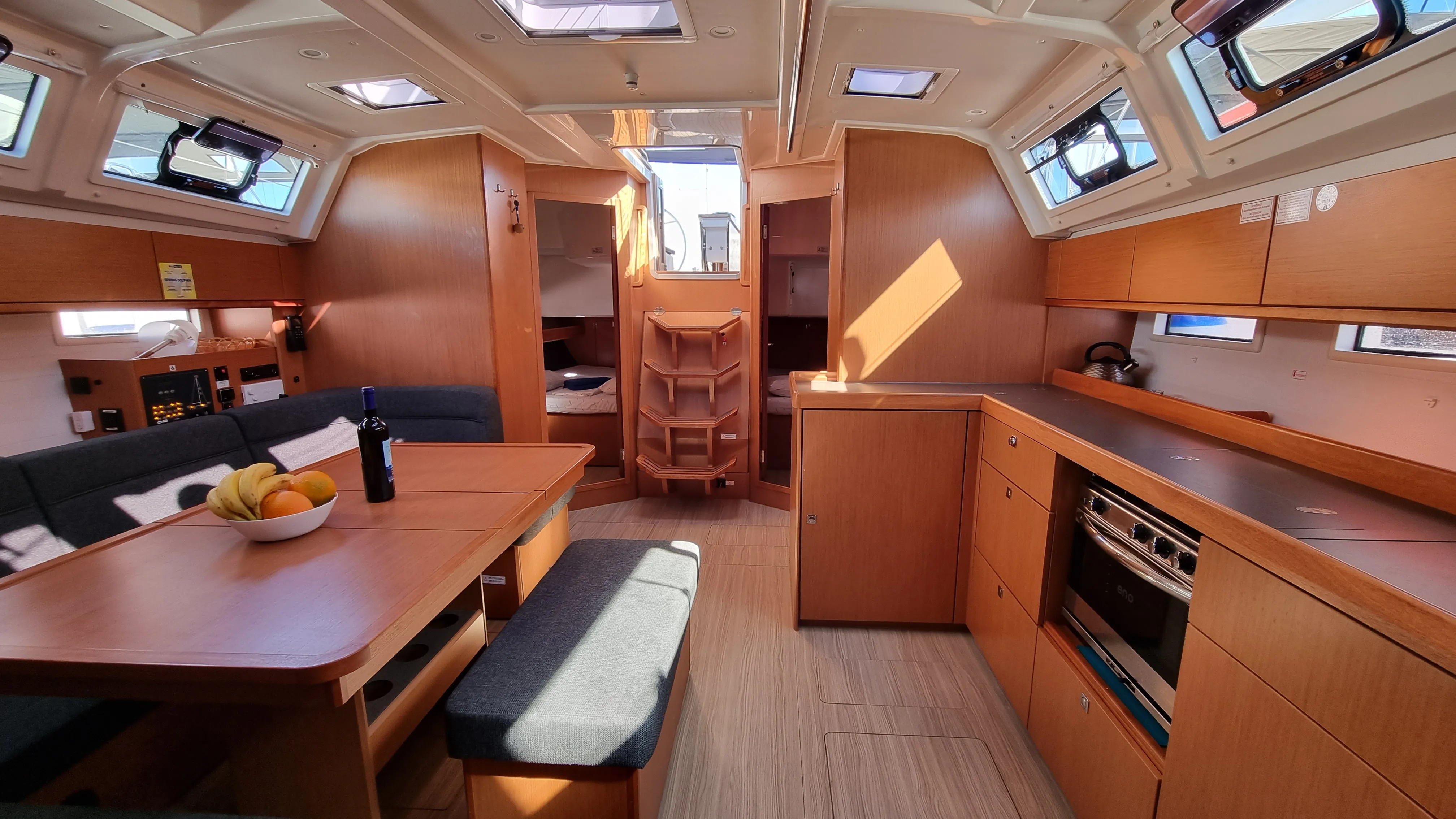 Bavaria Cruiser 46 Spring Dolphin — фотография яхты 16