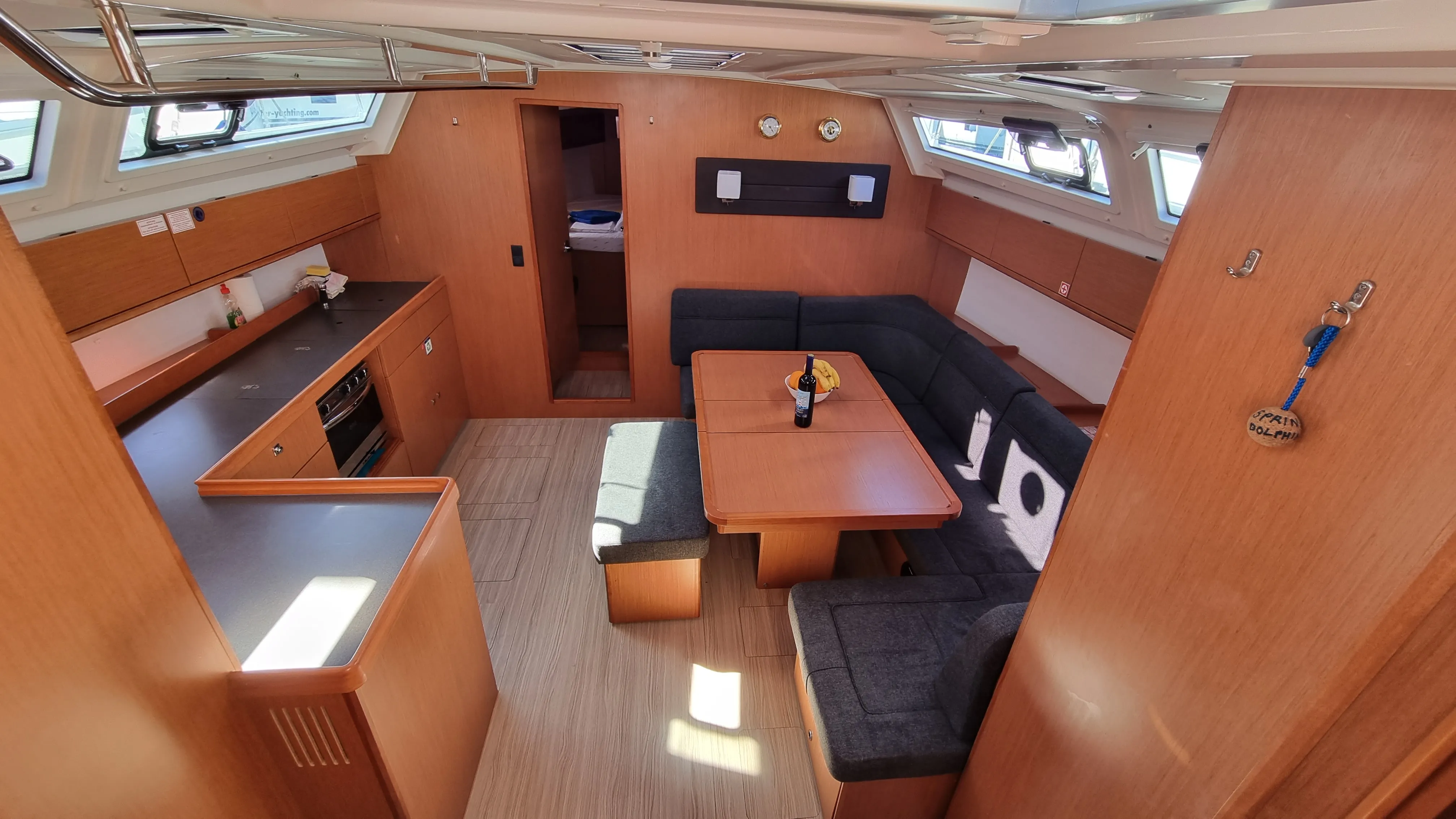 Bavaria Cruiser 46 Spring Dolphin — фотография яхты 13