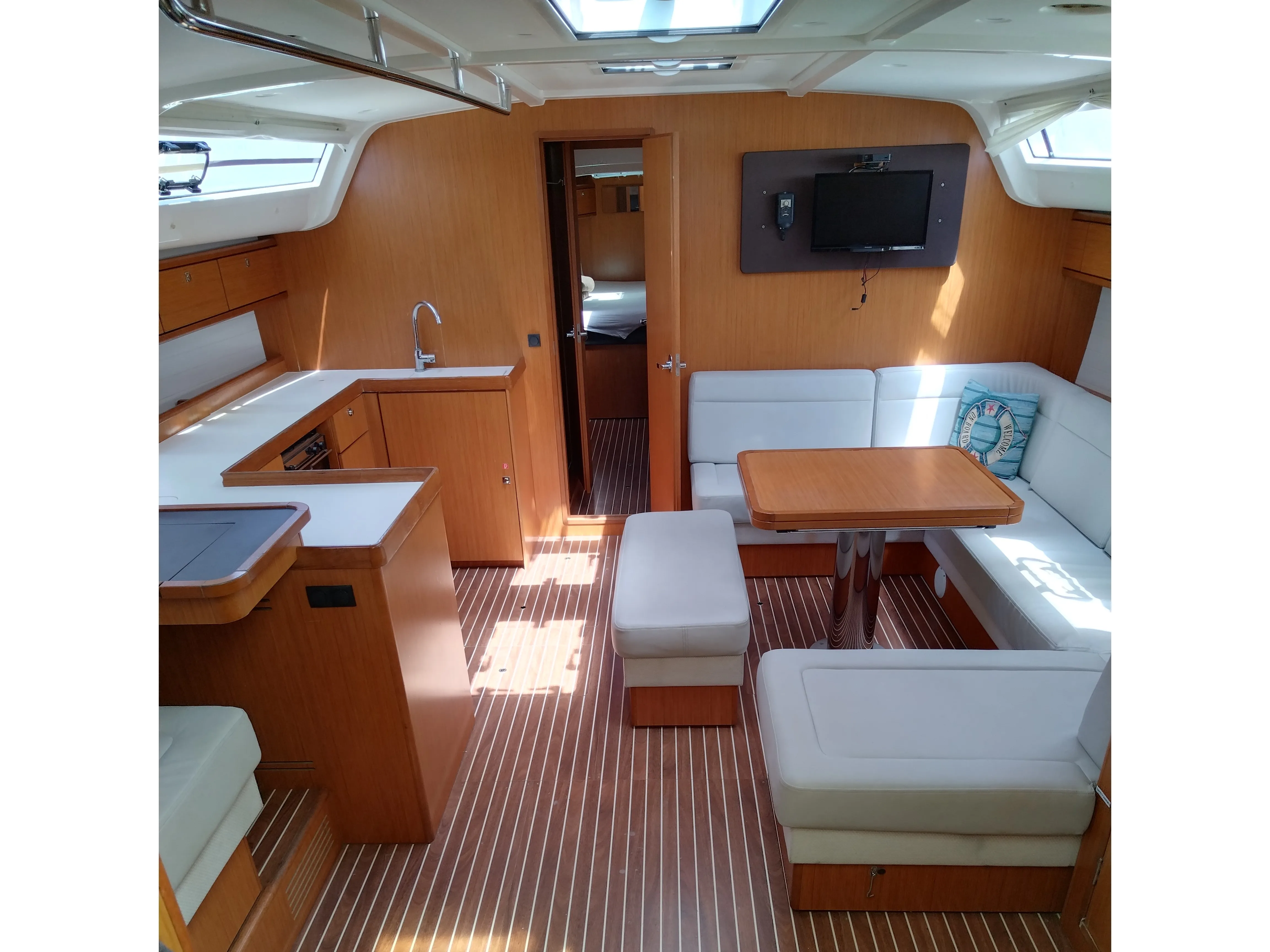 Bavaria Cruiser 51 Gin Tonic — yacht photo 20