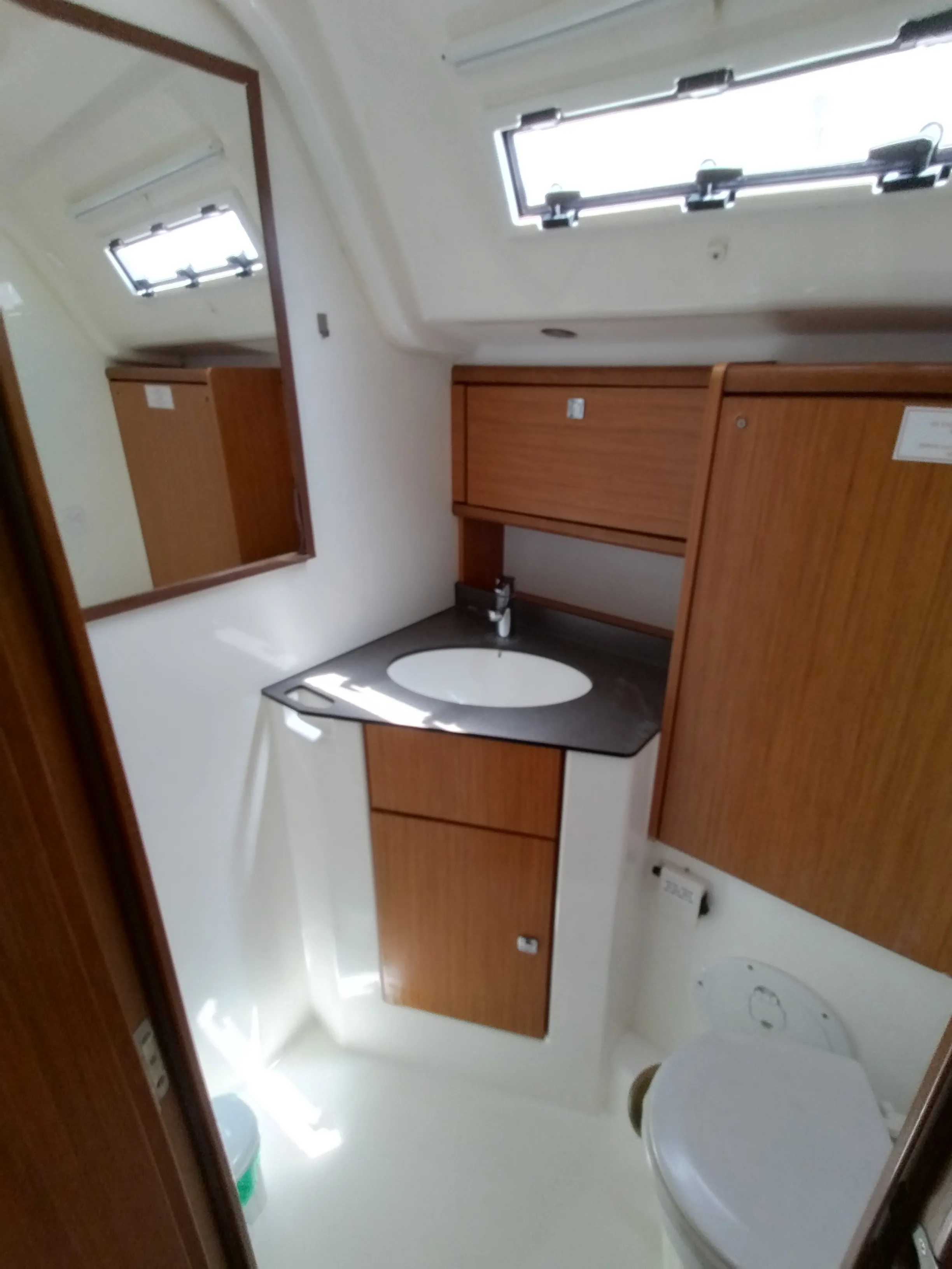 Bavaria Cruiser 51 Gin Tonic — yacht photo 10