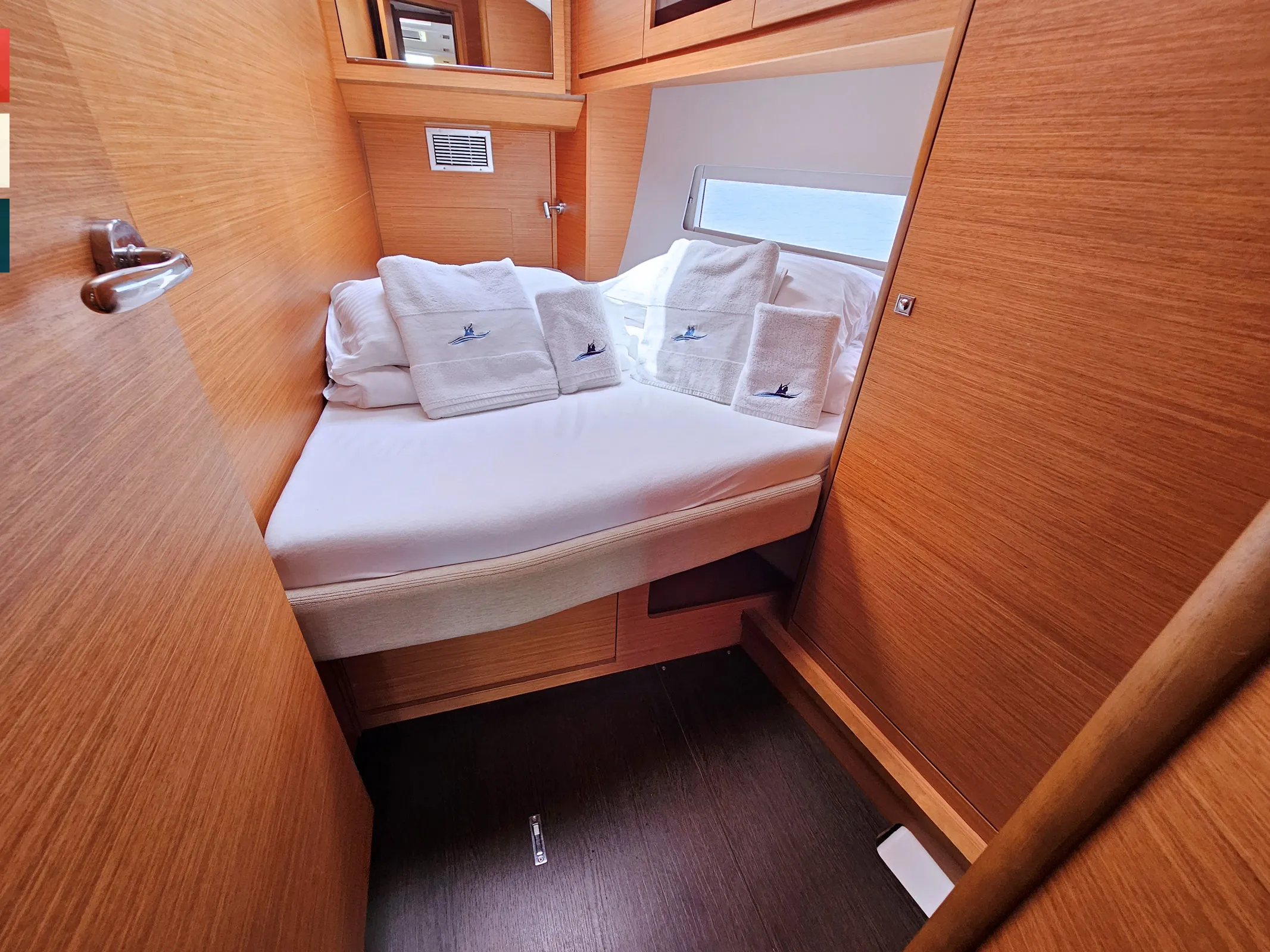 Dufour 470 Sonata (A/C & gen) — photo du yacht n° 3