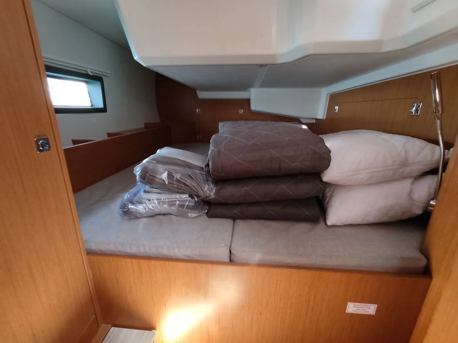 Bavaria C42 Nirvana — фотография яхты 10
