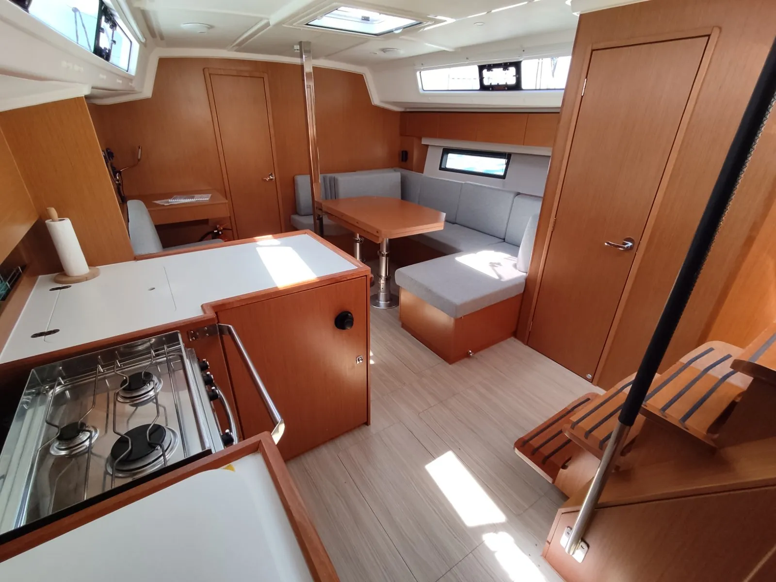 Bavaria C42 Nirvana — фотография яхты 5