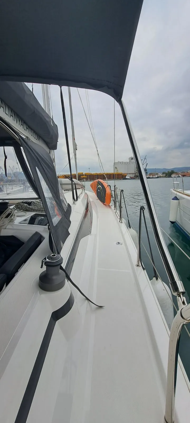 Bavaria C42 Nirvana — фотография яхты 6
