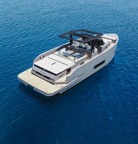 De Antonio D42 Infinity Blue — yacht photo 6