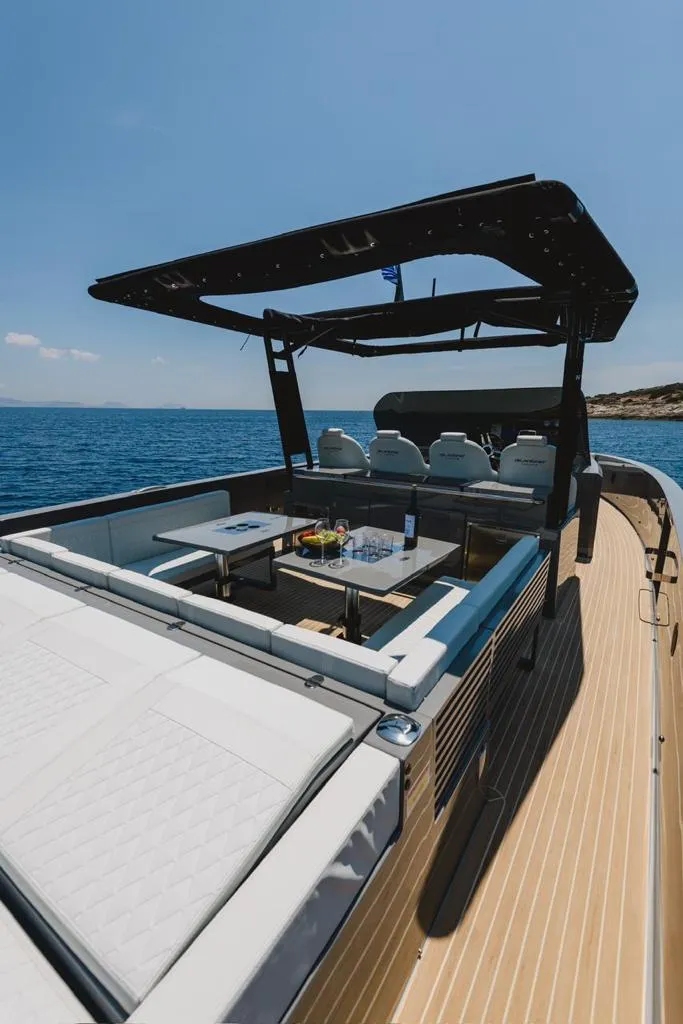 De Antonio D42 Infinity Blue — yacht photo 18