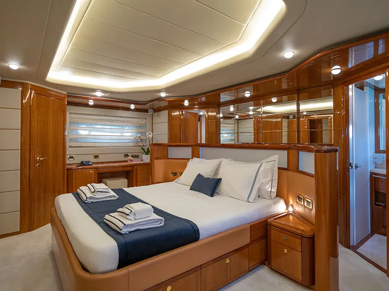 Ferretti 880 Estia YI — yacht photo 3