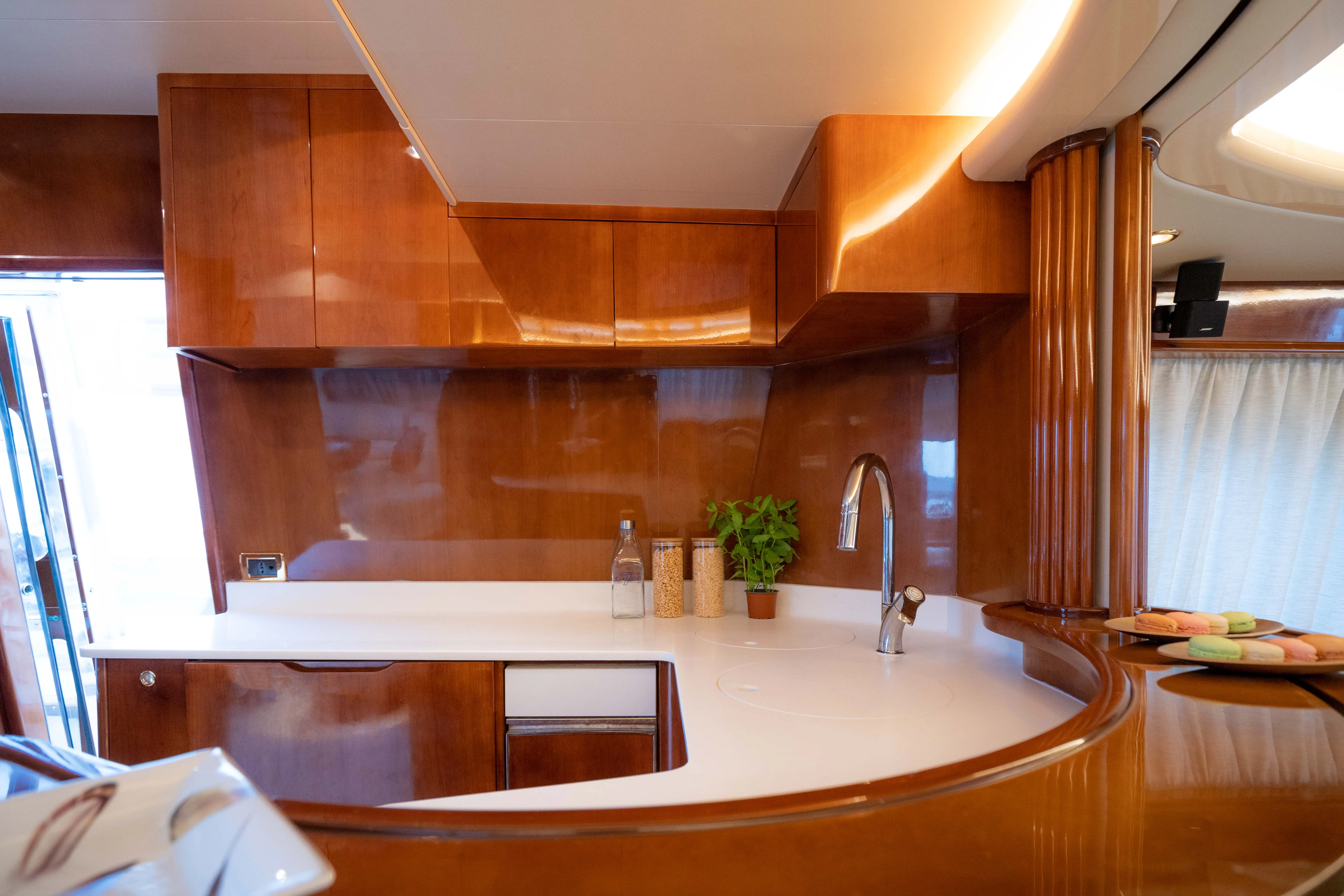 Azimut 74 Estia Zeus — yacht photo 4