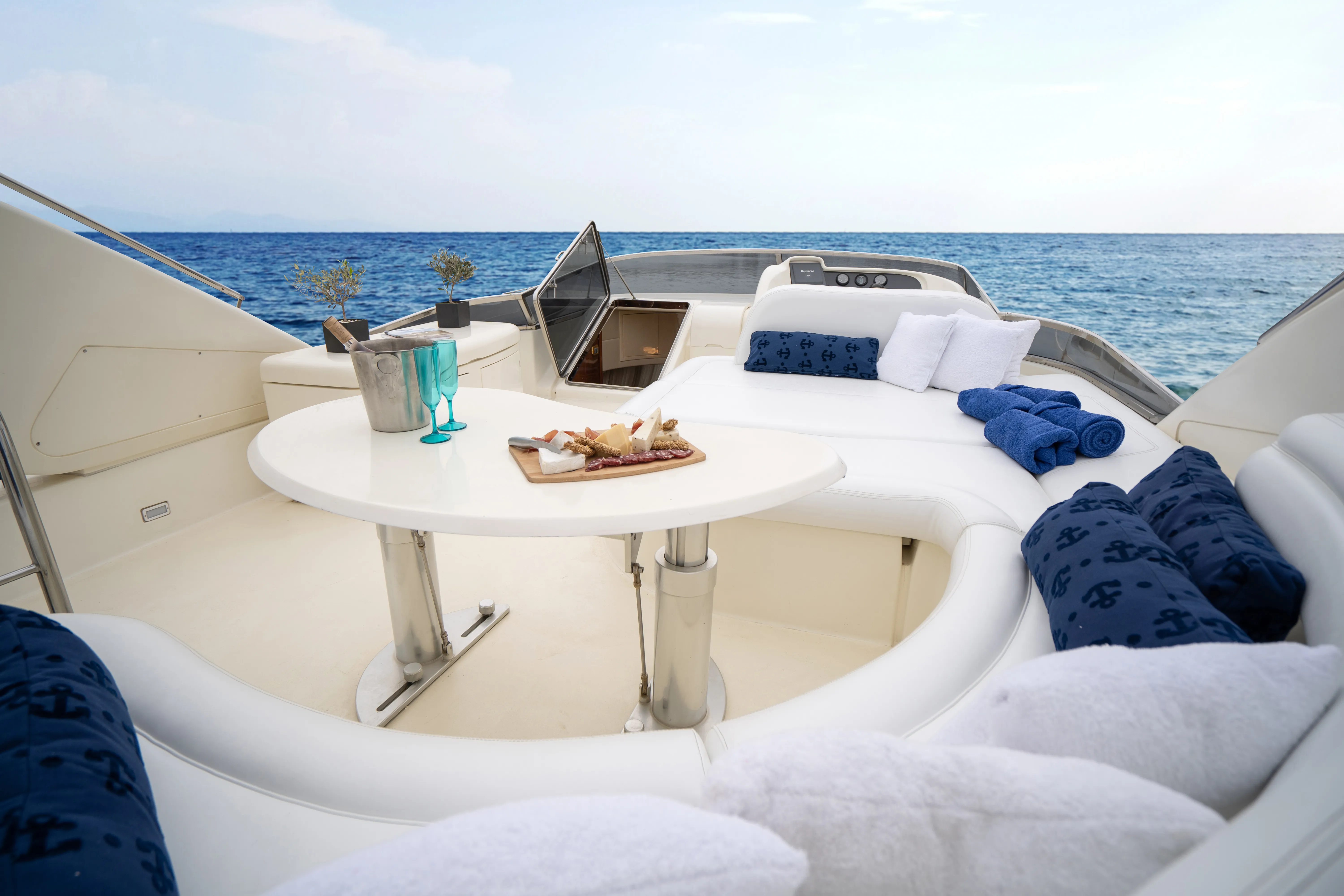 Azimut 74 Estia Zeus — yacht photo 7