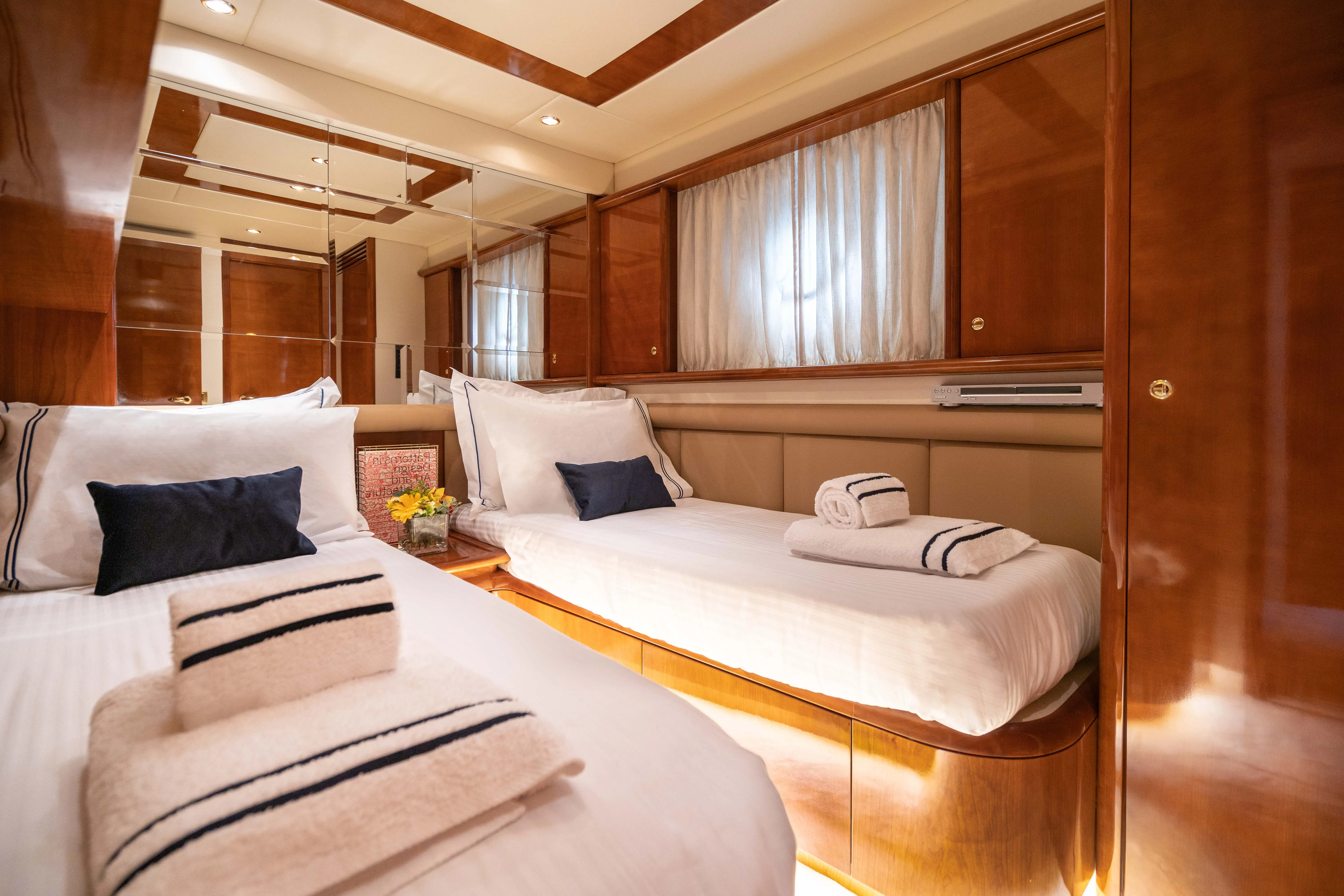 Azimut 74 Estia Zeus — yacht photo 3