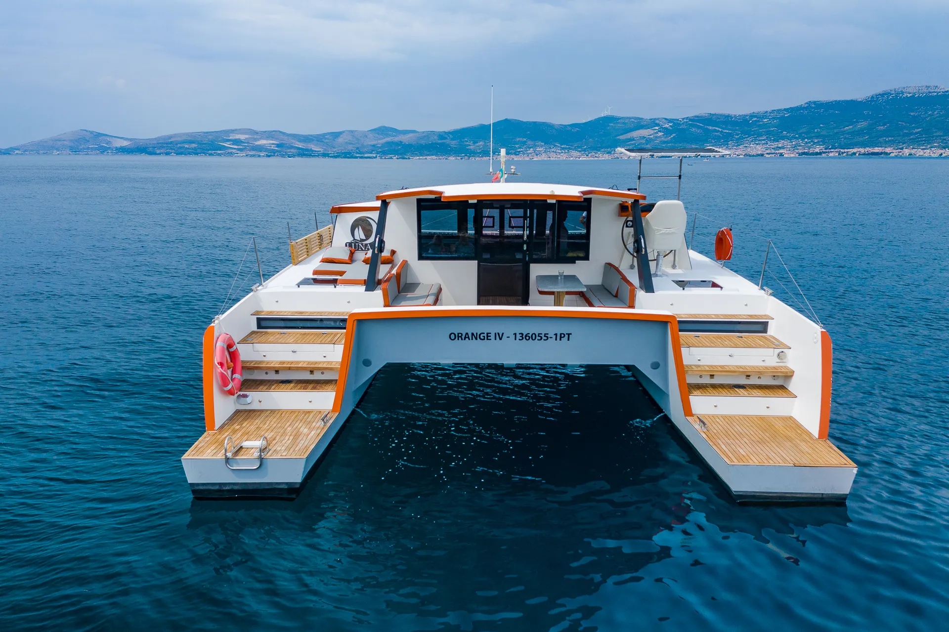 Luna 47 Power Orange IV — fotografia jachty 2