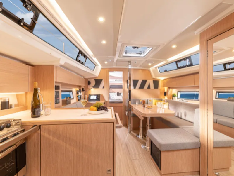 Bavaria 38 DEA — yacht photo 2