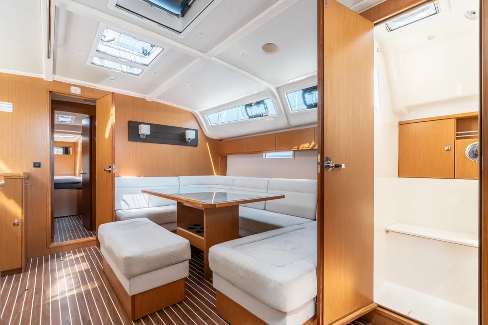 Bavaria 41 Cruiser Alkyoni — yacht photo 2