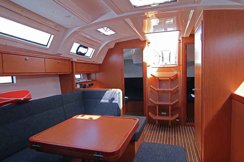 Bavaria 41 Cruiser Nostalgia — yacht photo 2