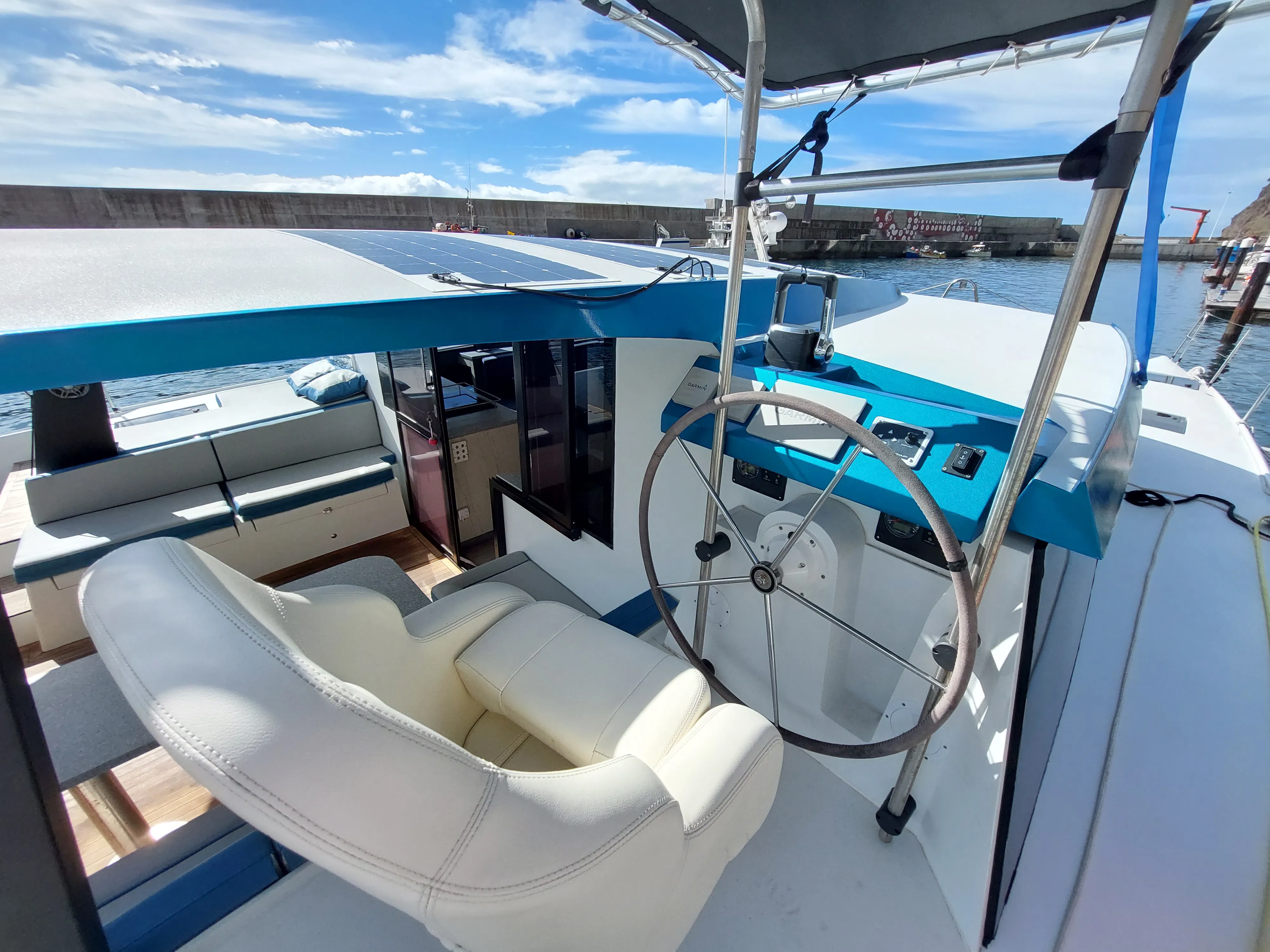 Luna 47 Power Turquoise — yacht photo 2