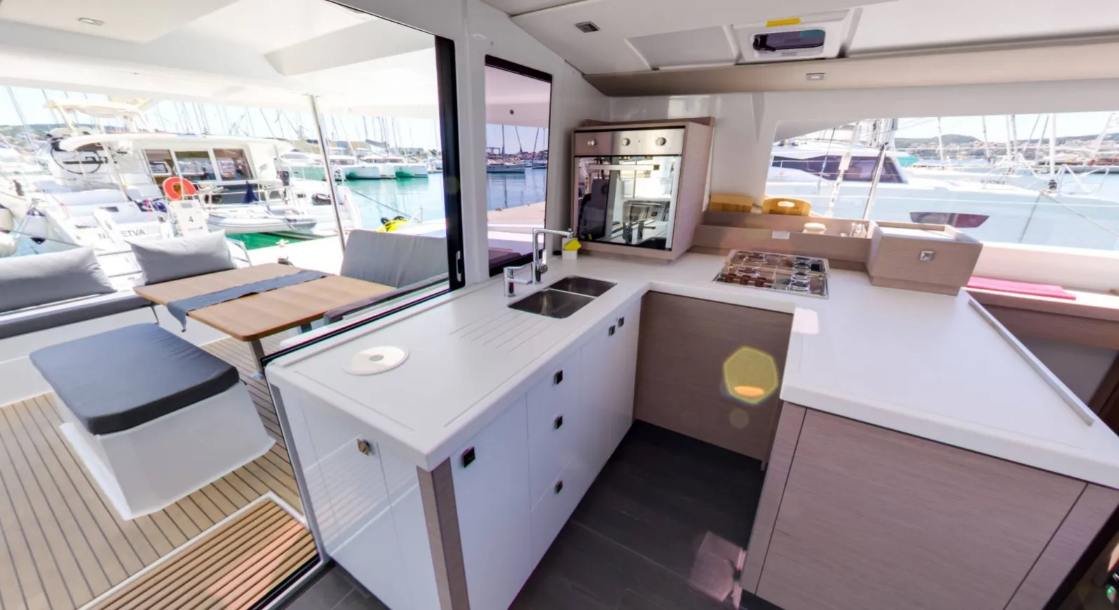 Astréa 42 MAGIC SUMMER — yacht photo 2