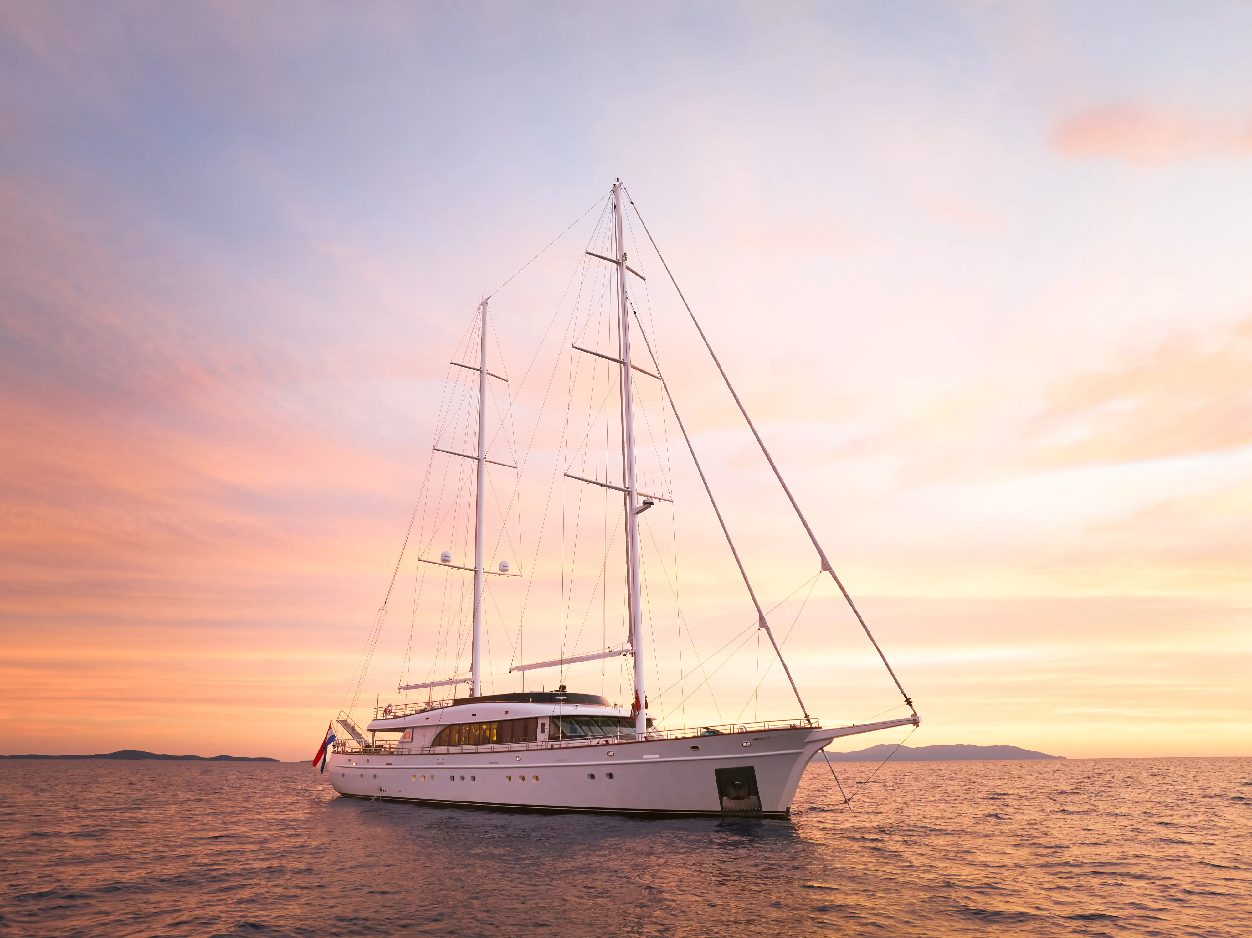 Motor sailer Love Story — fotografia jachty 2