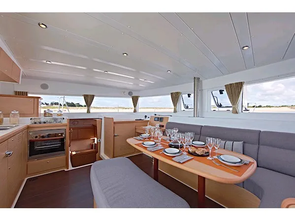Lagoon 42 PirElli — yacht photo 2