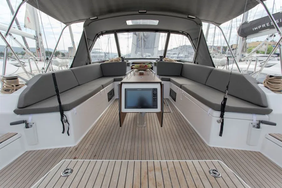 Dufour 530 JOHANNA — yacht photo 2