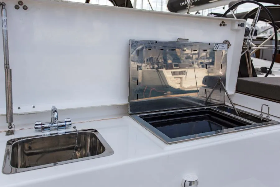 Dufour 530 JOHANNA — yacht photo 15