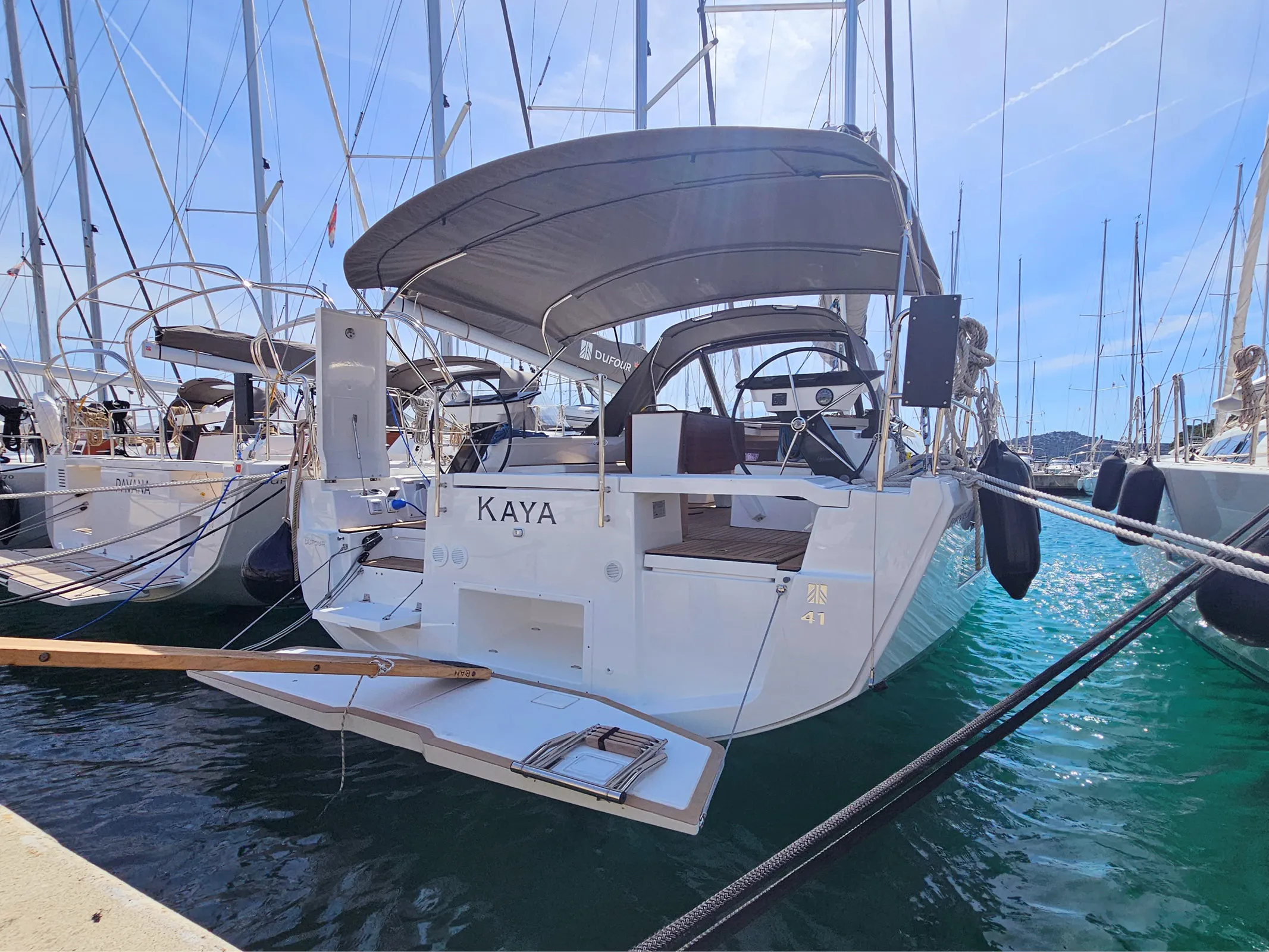 Dufour 41 Kaya (A/C & gen) — fotografia jachty 85